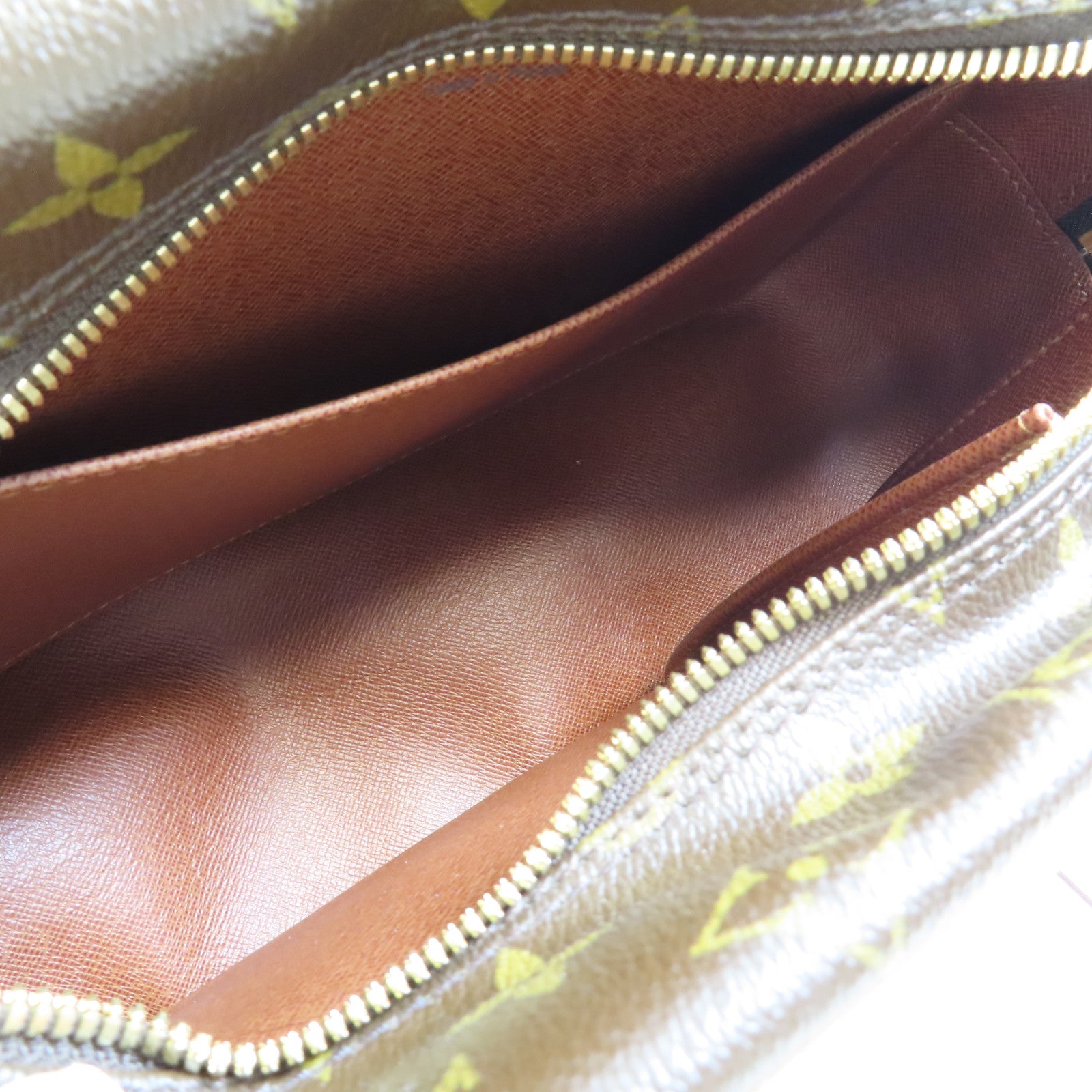 LOUIS VUITTON Monogram Cite MM金扣肩背袋棕色