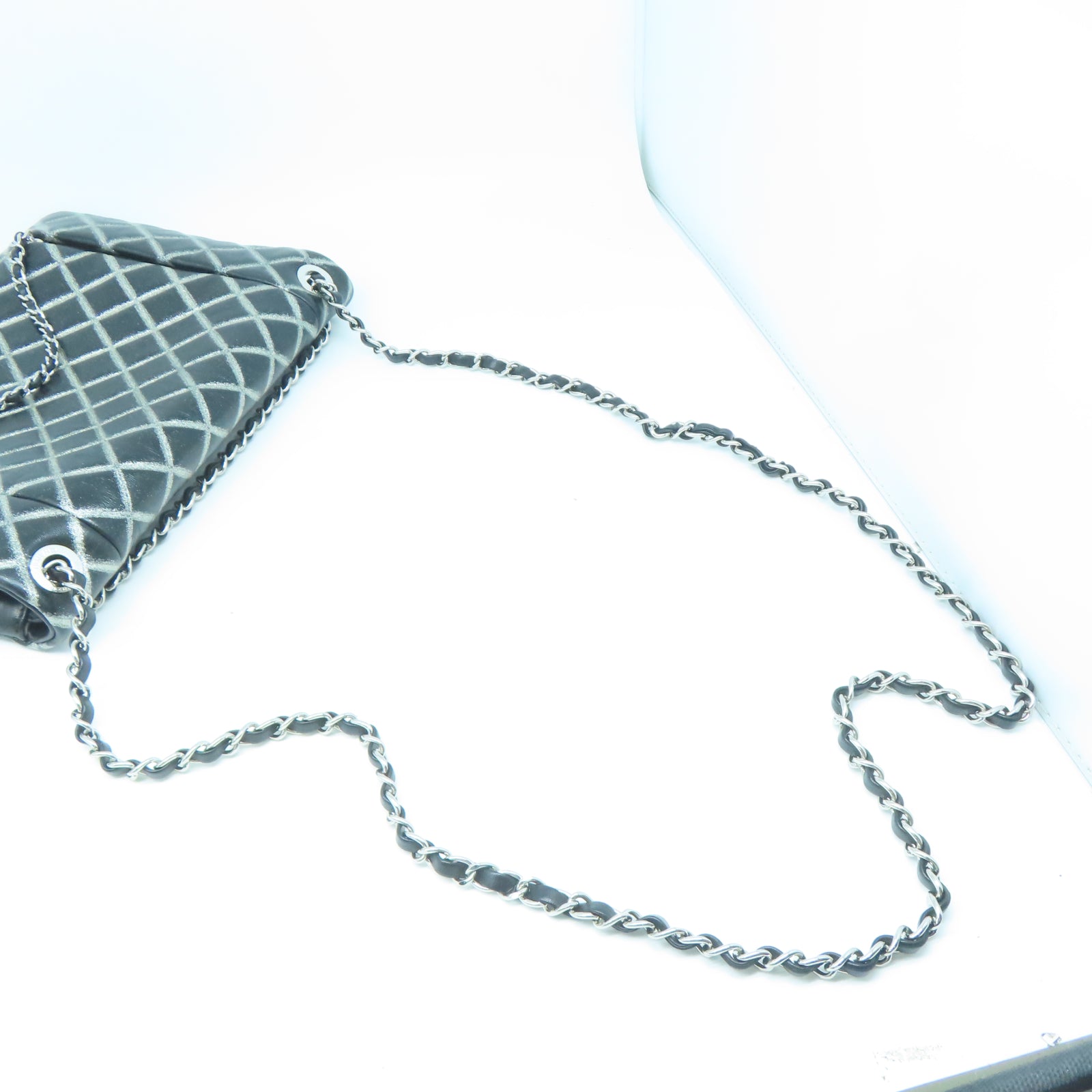 CHANEL **【清倉大減價】菱格牛皮皮革Chain Shoulder銀扣鏈帶肩背袋黑色