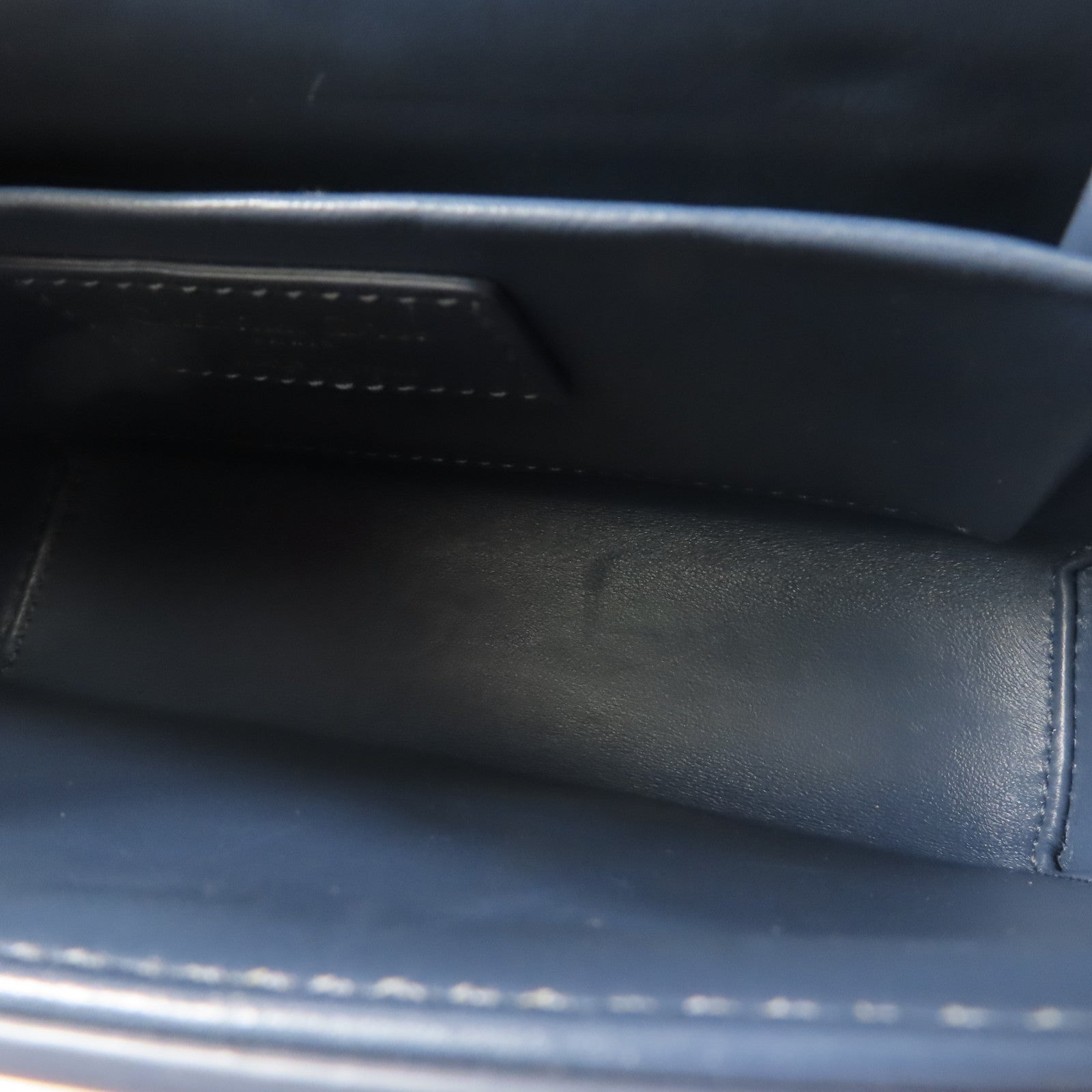 Dior 牛皮皮革30 Montaigne金扣肩背袋