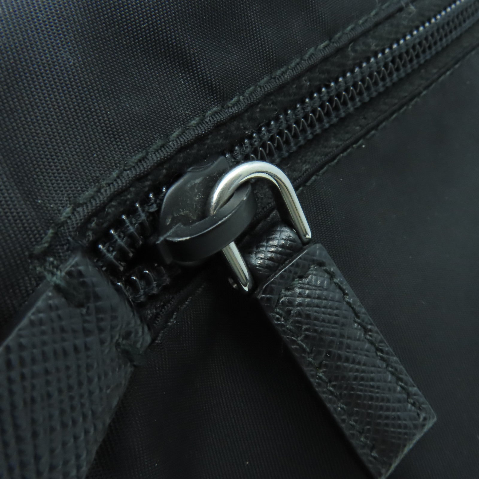 PRADA 尼龍Shoulder Bag銀扣肩背袋黑色