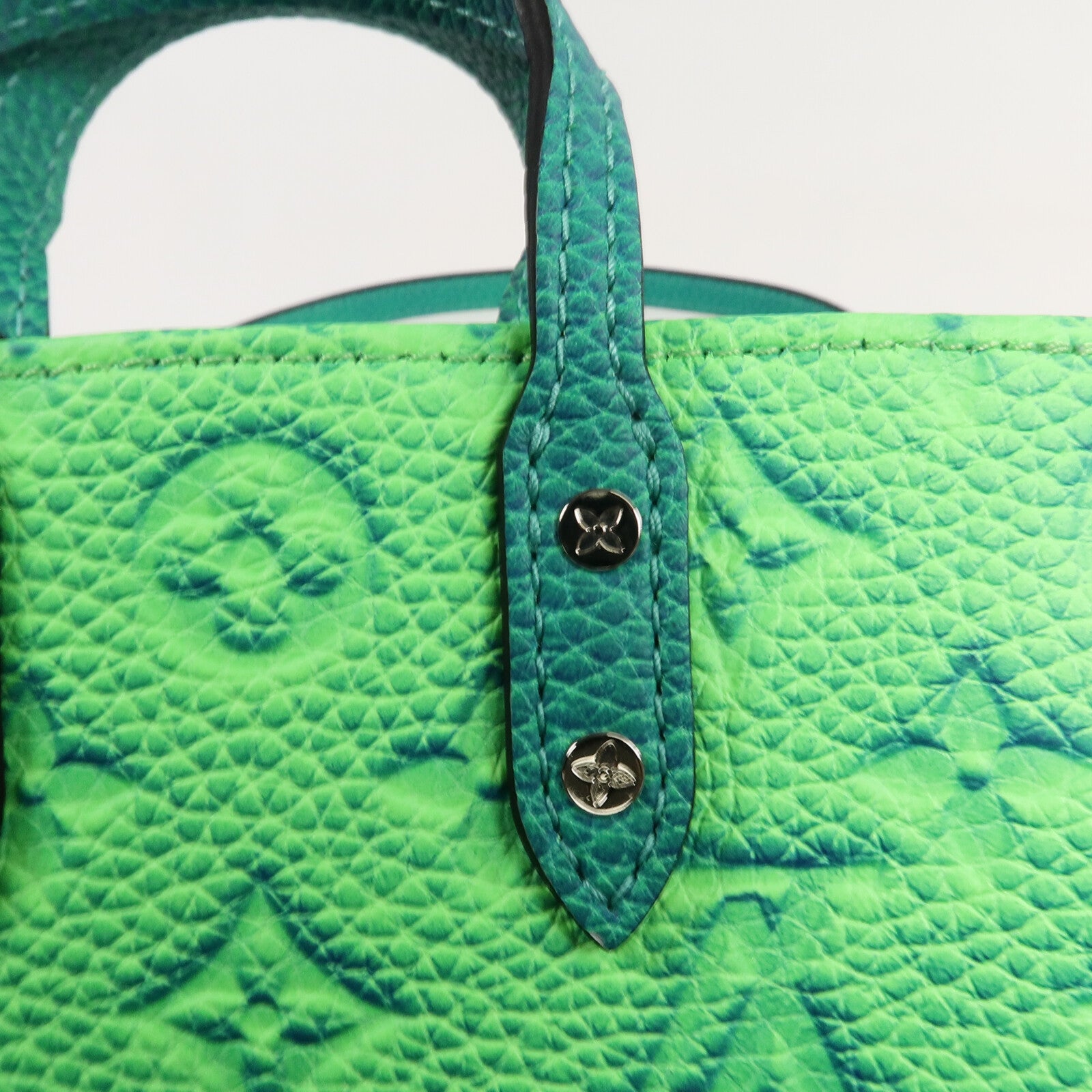 LOUIS VUITTON Taurillon Illusion Sac Plat XS手挽肩背兩用袋