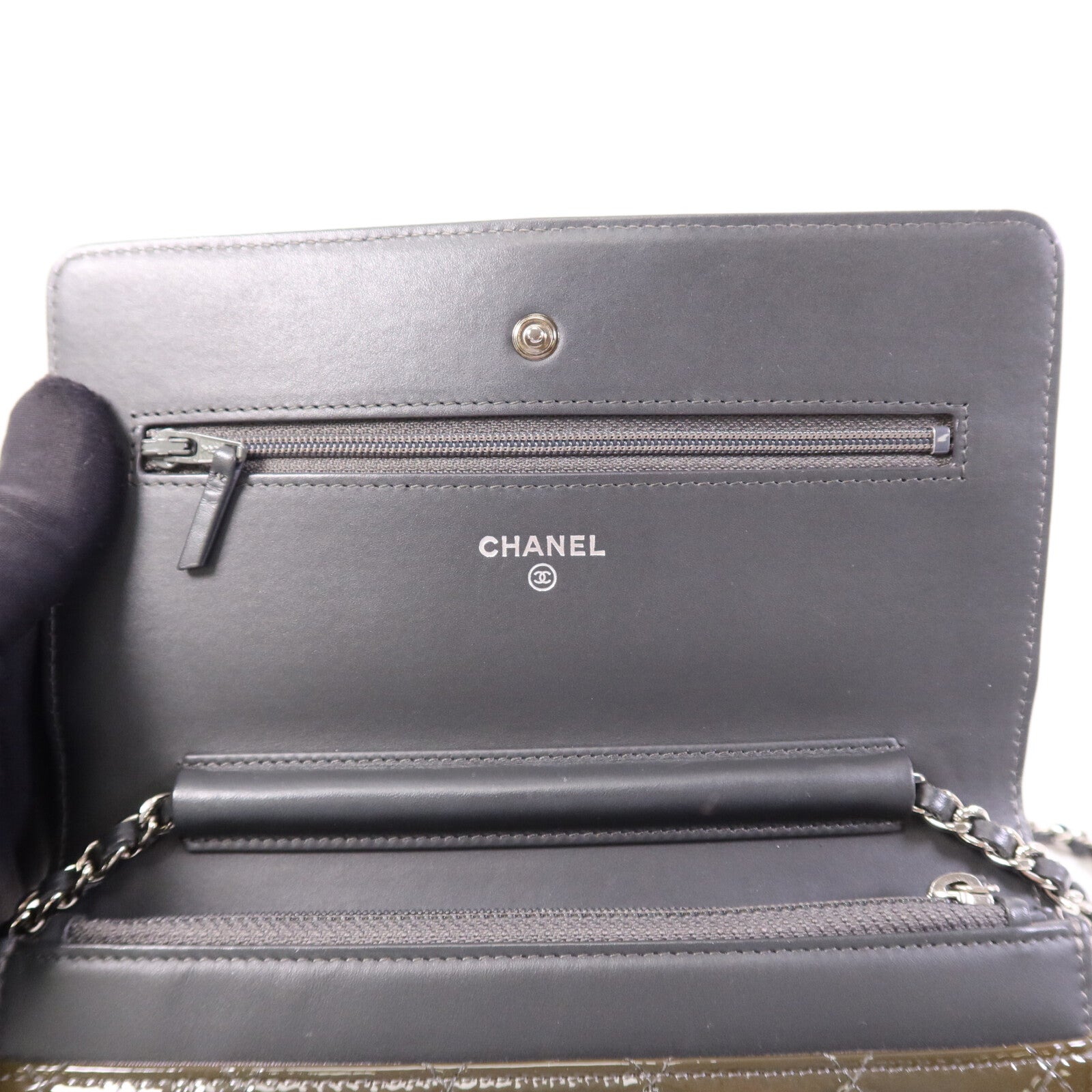 CHANEL 漆皮皮革WOC Wallet On Chain銀扣鏈帶肩背袋