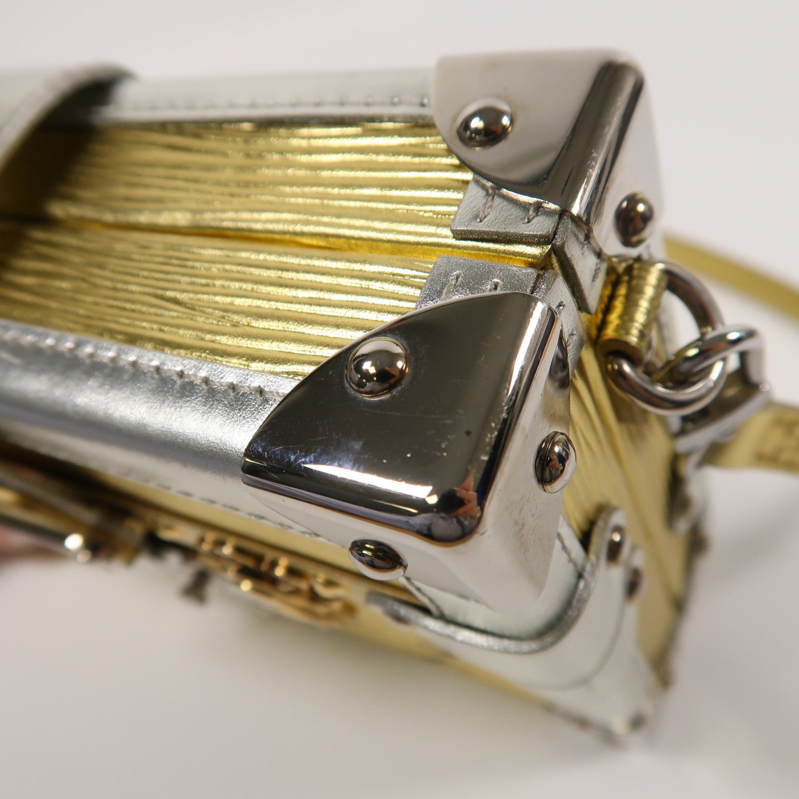 LOUIS VUITTON Epi/金屬Petite Malle金扣/銀扣肩背袋金色