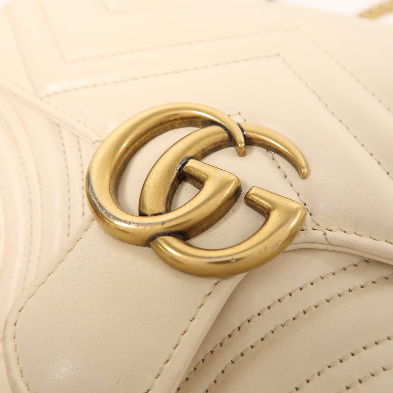 GUCCI 牛皮皮革GG Marmont金扣鏈帶肩背袋