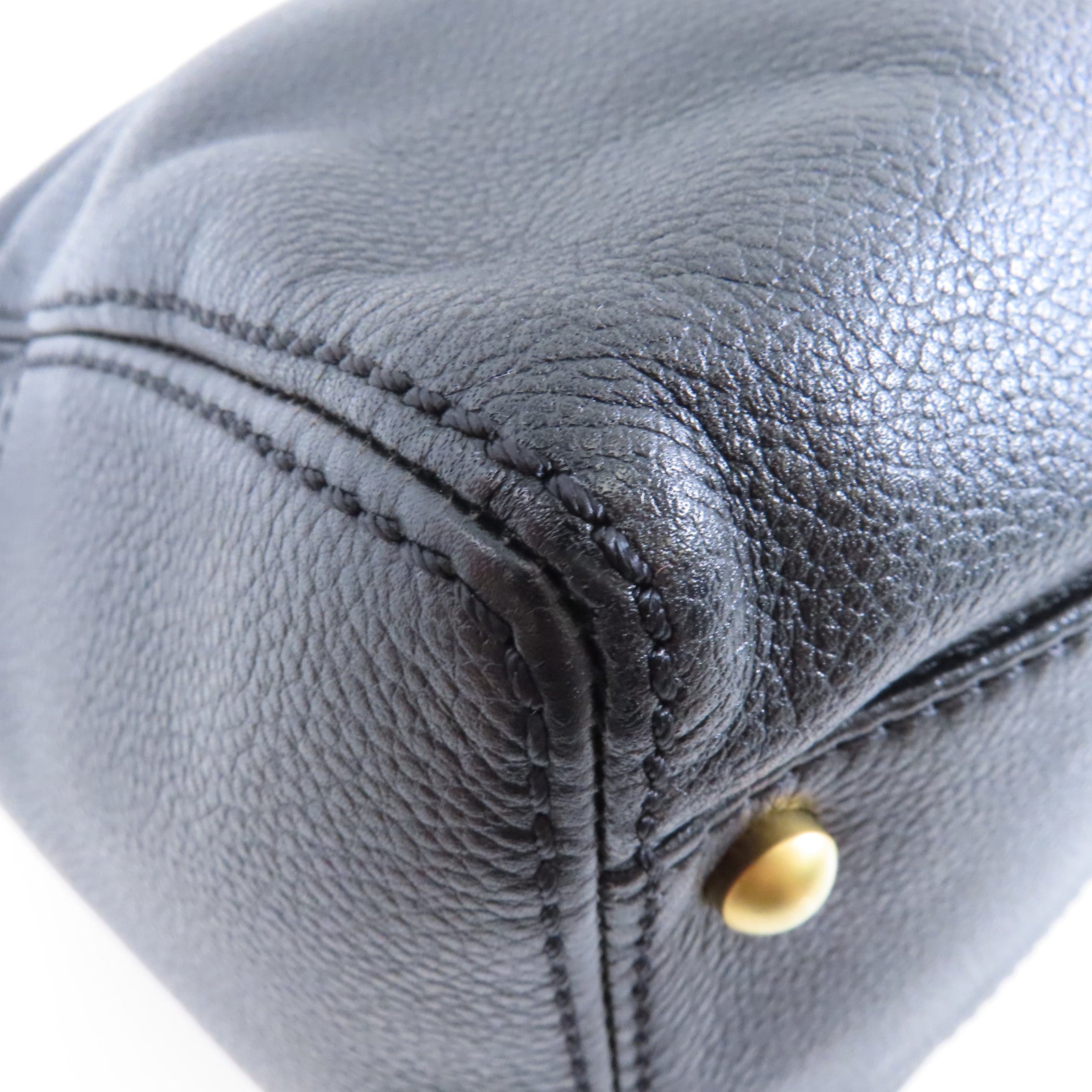 CHANEL 牛皮皮革Shoulder Bag金扣肩背袋黑色