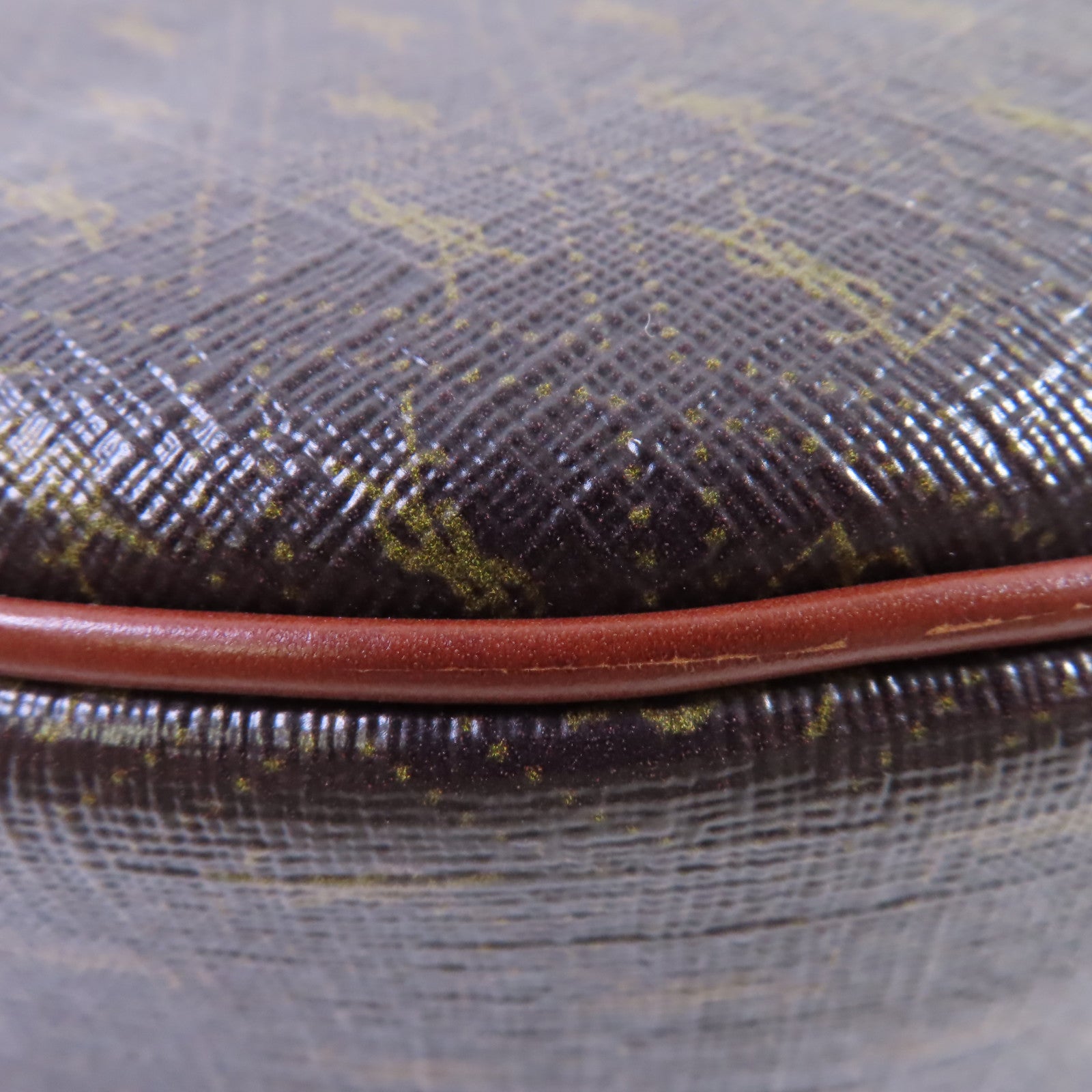 SAINT LAURENT 牛皮皮革 Le Monogram Coeur Shoulder Bag金扣肩背袋啡色