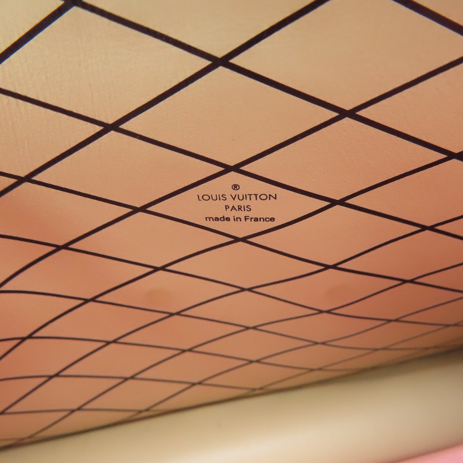 LOUIS VUITTON Epi皮革Trunk Clutch金扣肩背袋粉红色/黑色
