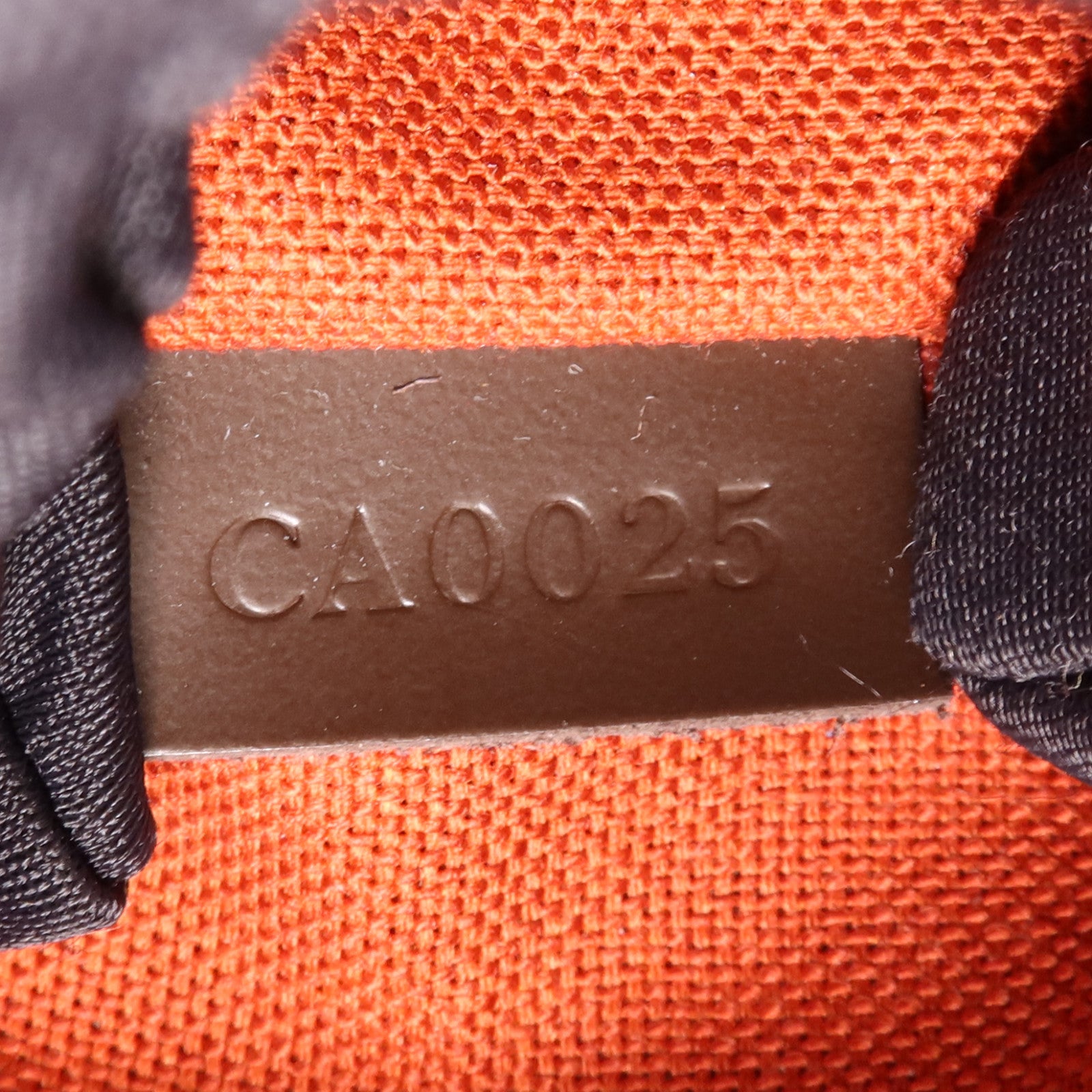 LOUIS VUITTON Damier Olaf MM金扣肩背袋