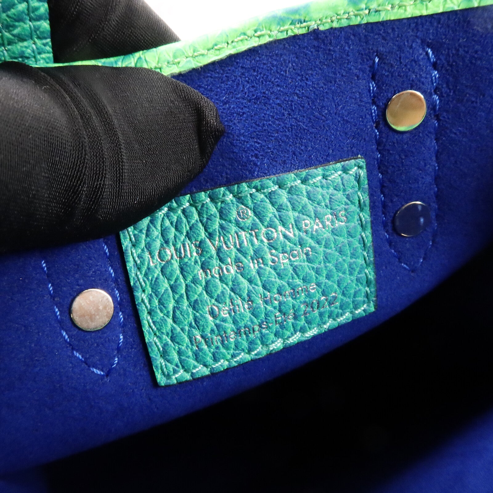LOUIS VUITTON Taurillon Illusion Sac Plat XS手挽肩背兩用袋