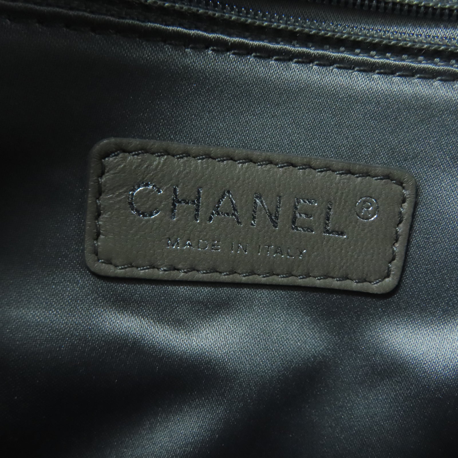 CHANEL **【清倉大減價】菱格牛皮皮革Chain Shoulder銀扣鏈帶肩背袋黑色