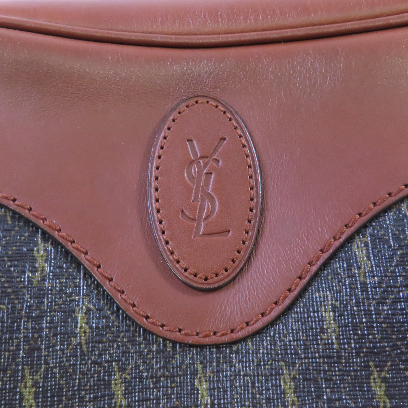 SAINT LAURENT 牛皮皮革 Le Monogram Coeur Shoulder Bag金扣肩背袋啡色