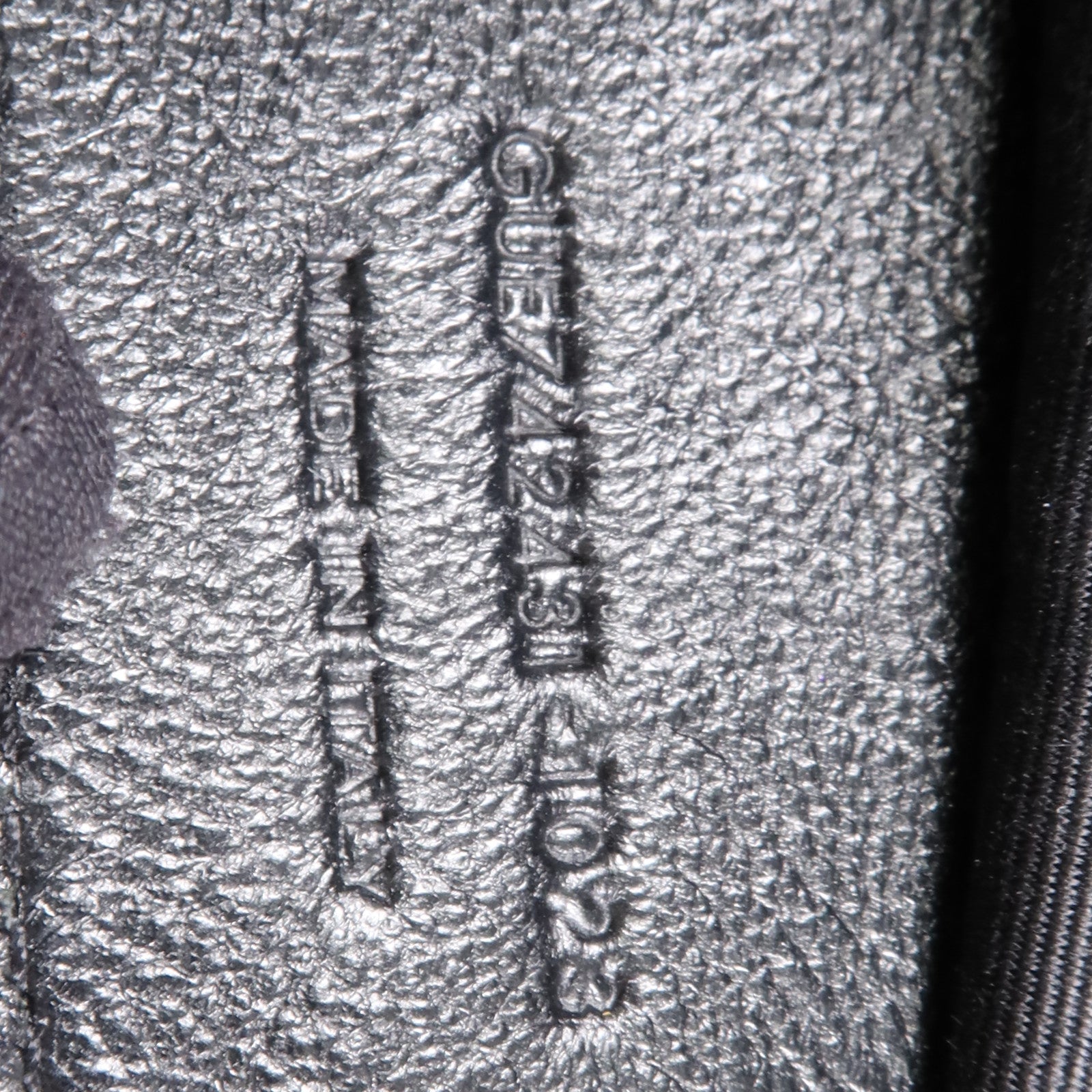 YVES SAINT LAURENT 羊皮皮革LARGE Jamie 4.3金扣鏈帶肩背袋