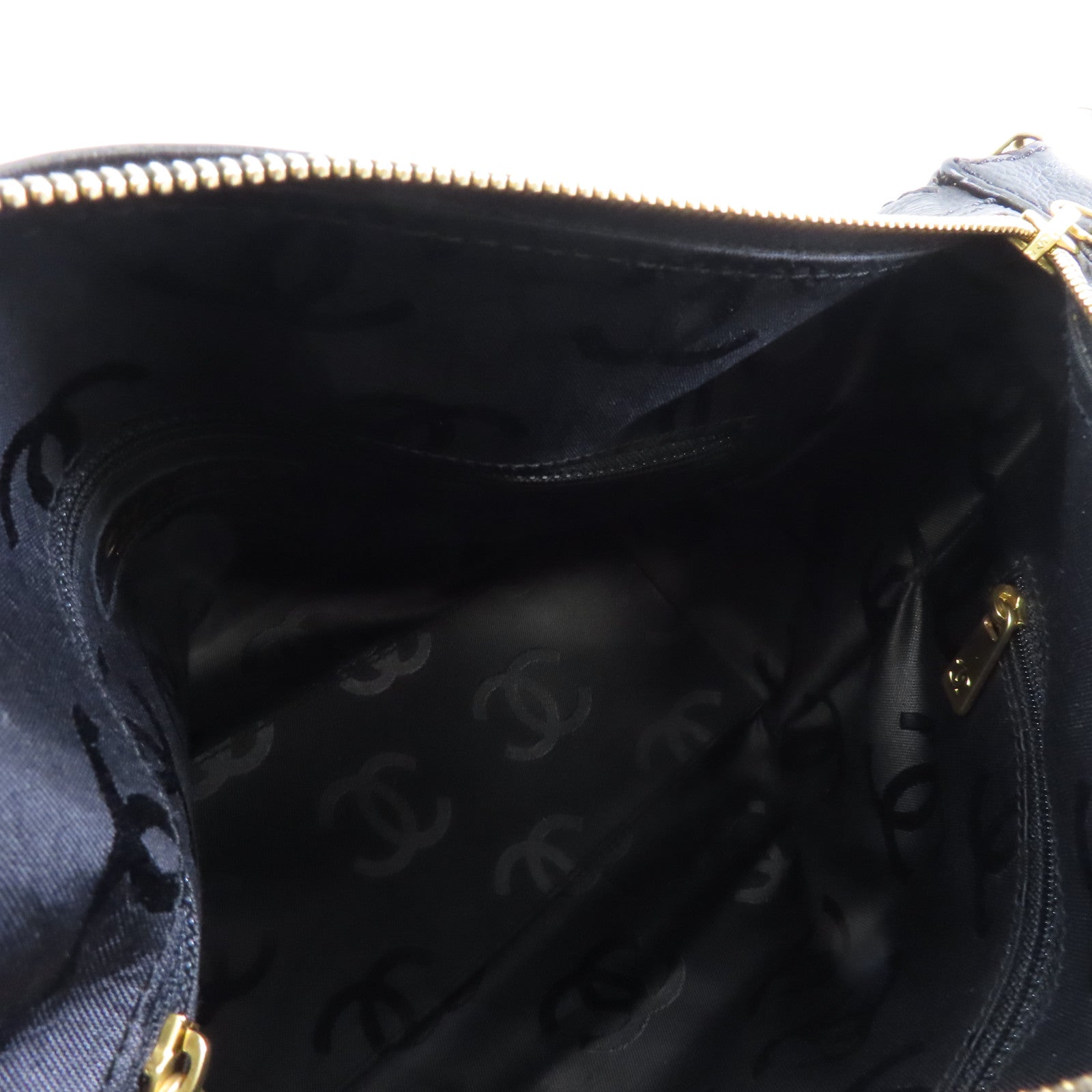 CHANEL 牛皮皮革Shoulder Bag金扣肩背袋黑色