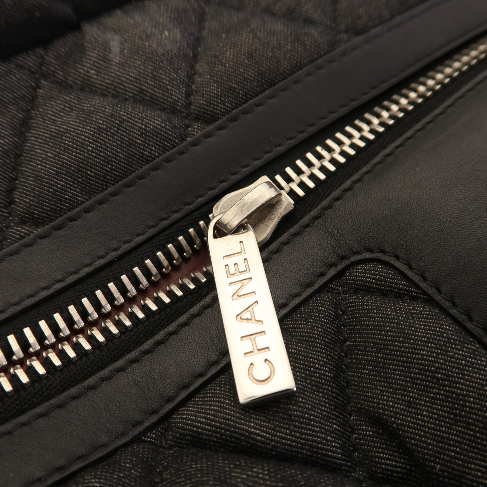 CHANEL 帆布Coco Cocoon銀扣肩背袋