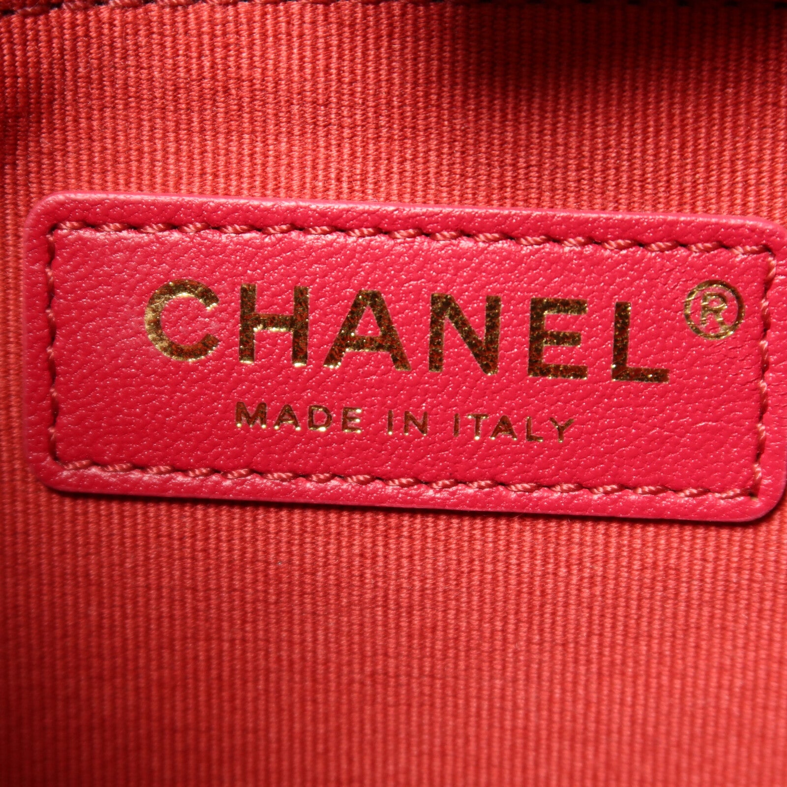 CHANEL 牛皮皮革Matelasse金扣鏈帶肩背袋
