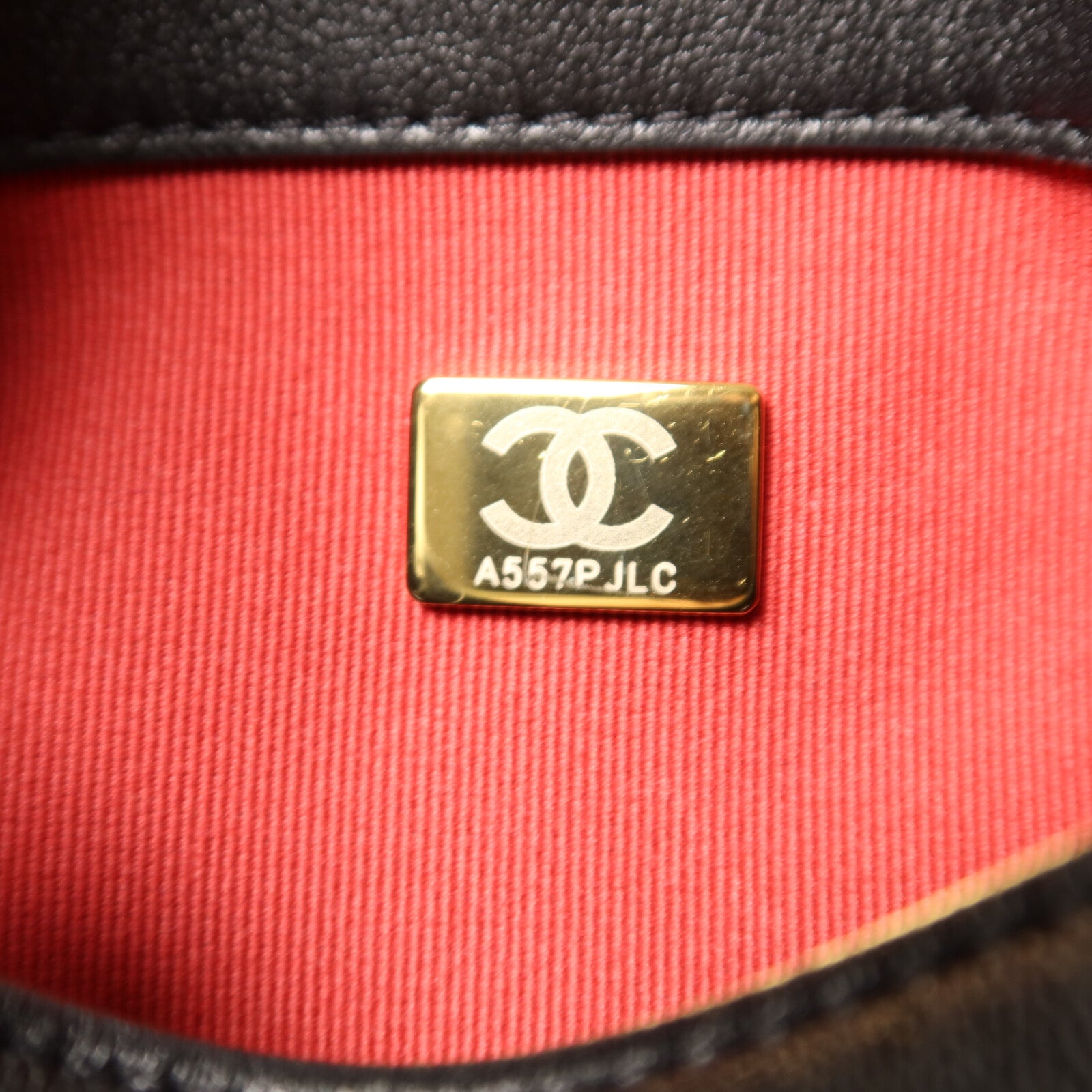 CHANEL 牛皮皮革Matelasse金扣鏈帶肩背袋