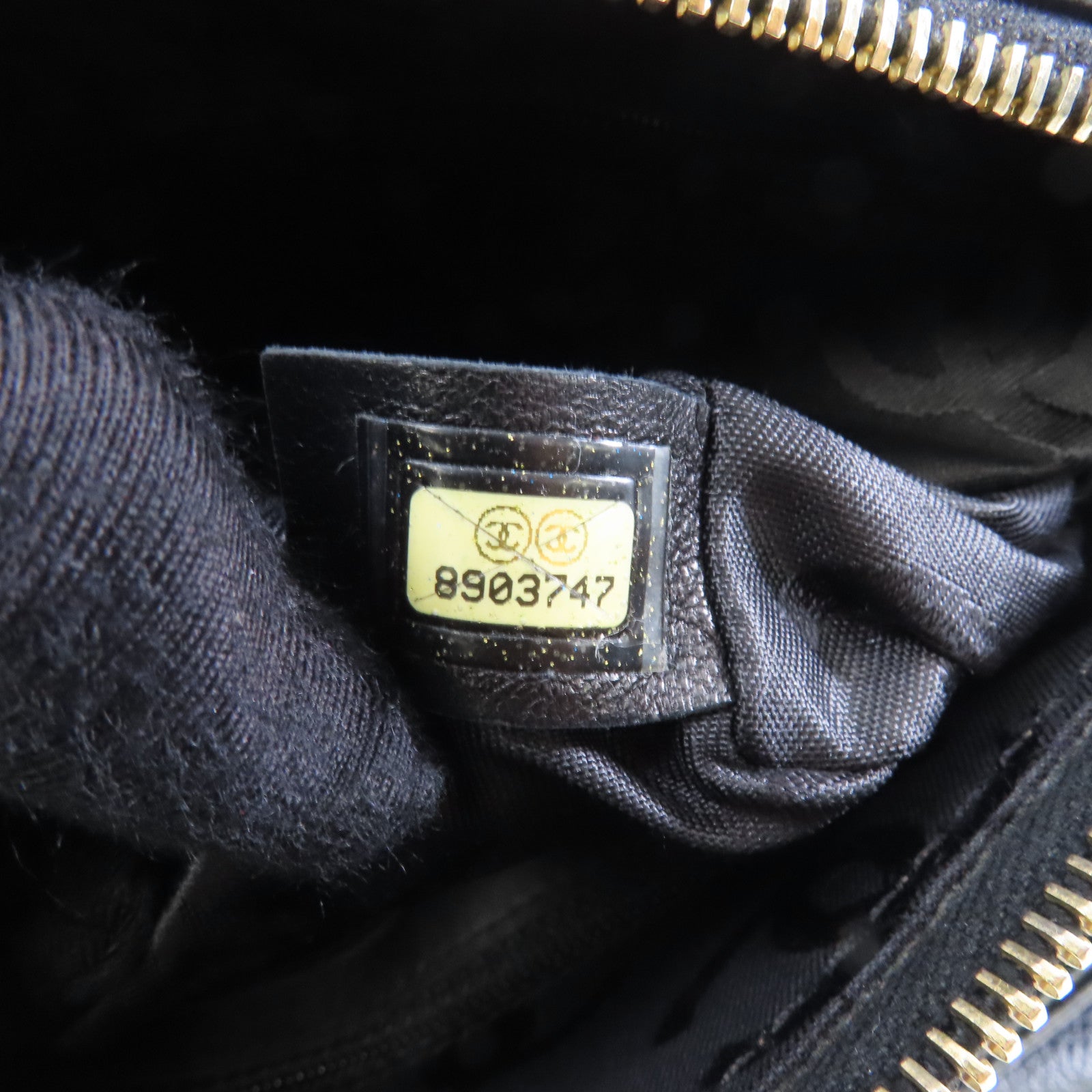 CHANEL 牛皮皮革Shoulder Bag金扣肩背袋黑色