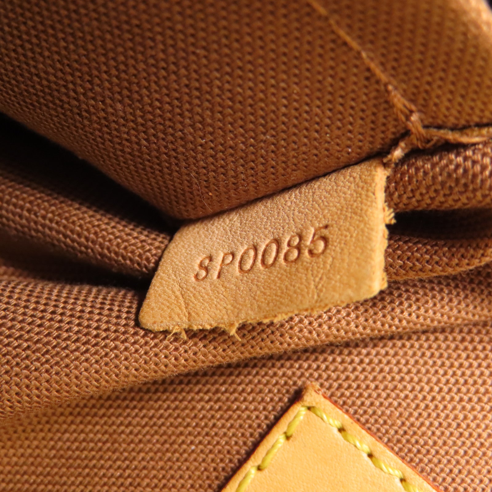LOUIS VUITTON Monogram Batignolles金扣手挽袋棕色