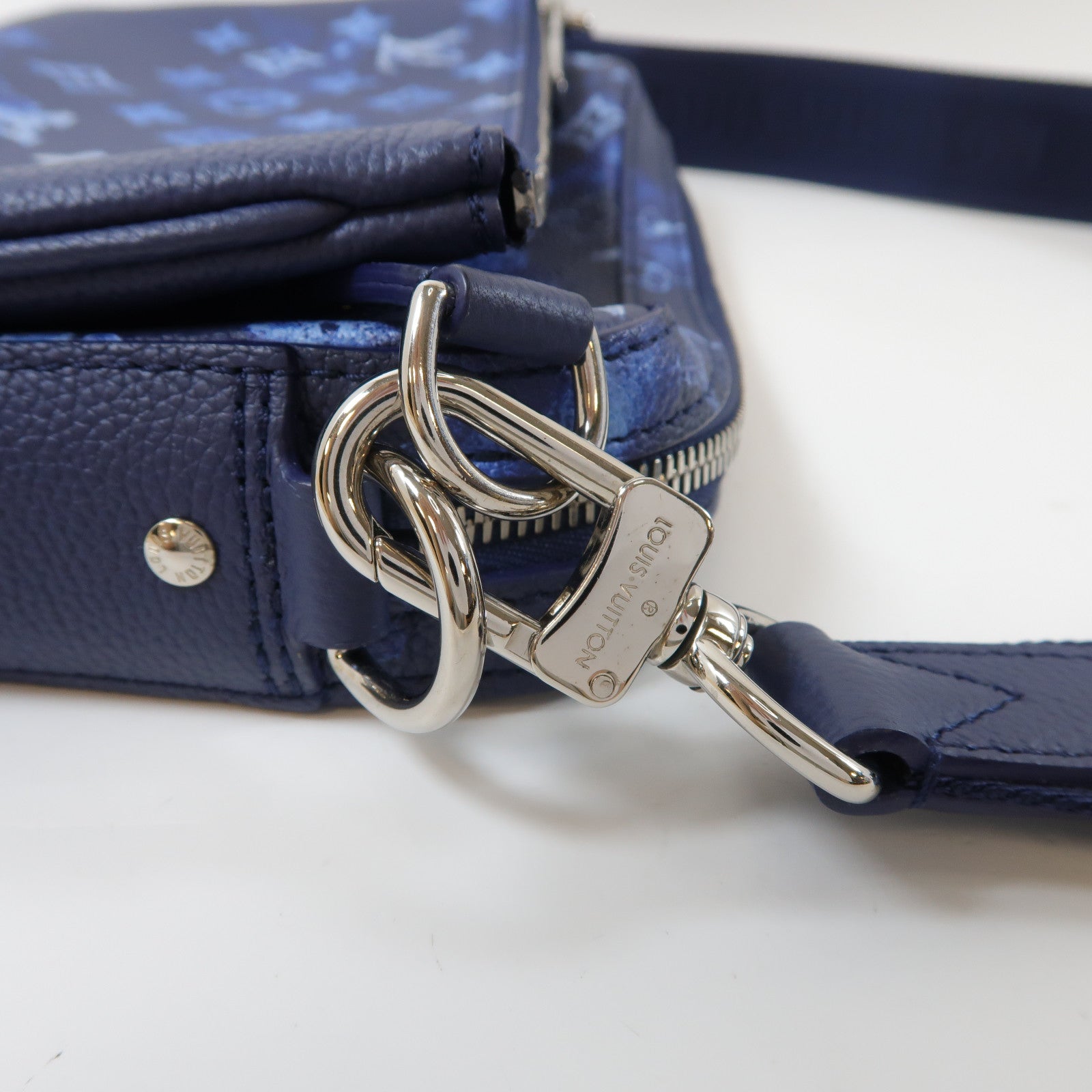 LOUIS VUITTON Watercolor Monogram Trio Messenger銀扣肩背袋深藍色