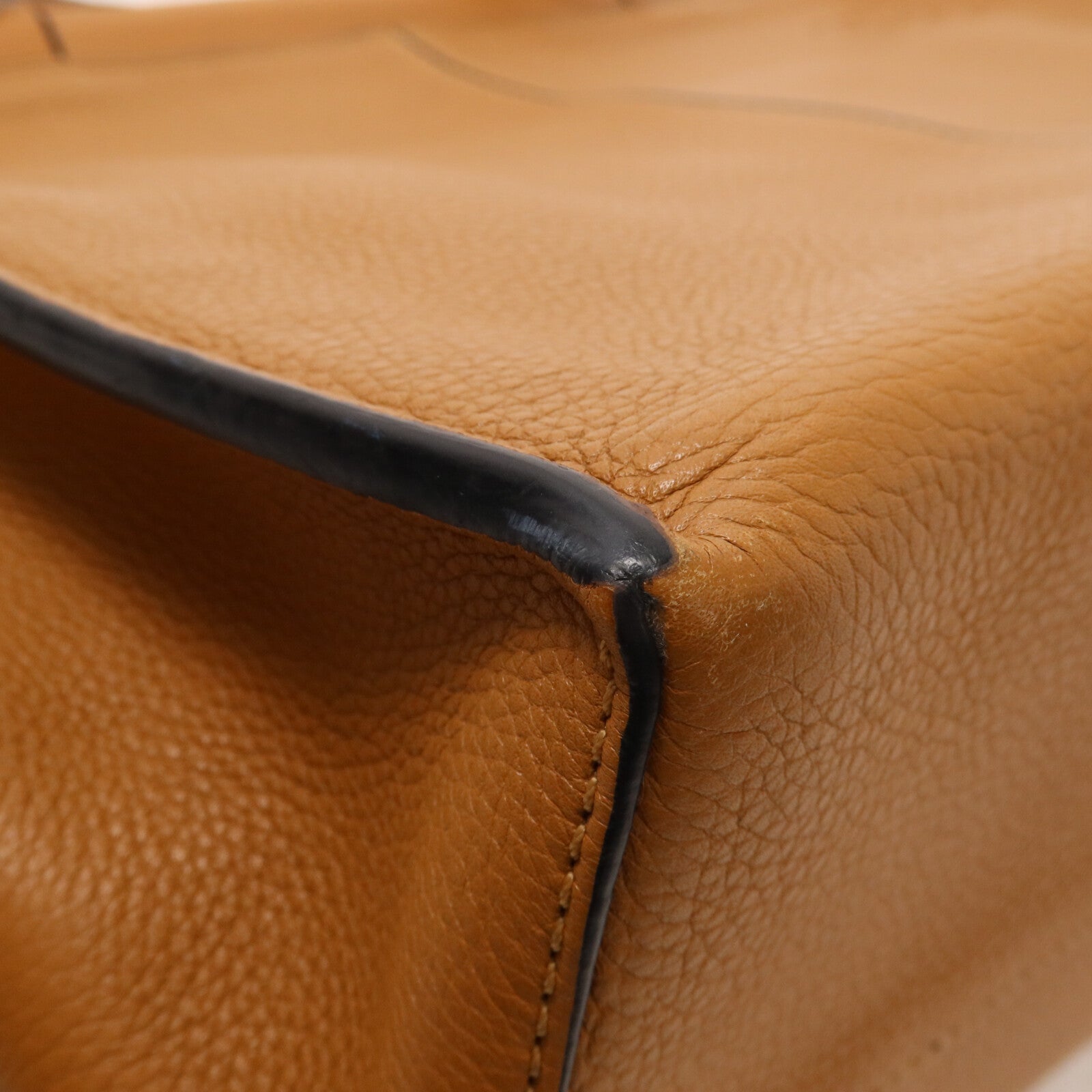 LOEWE 牛皮皮革Cushion Tote肩背袋