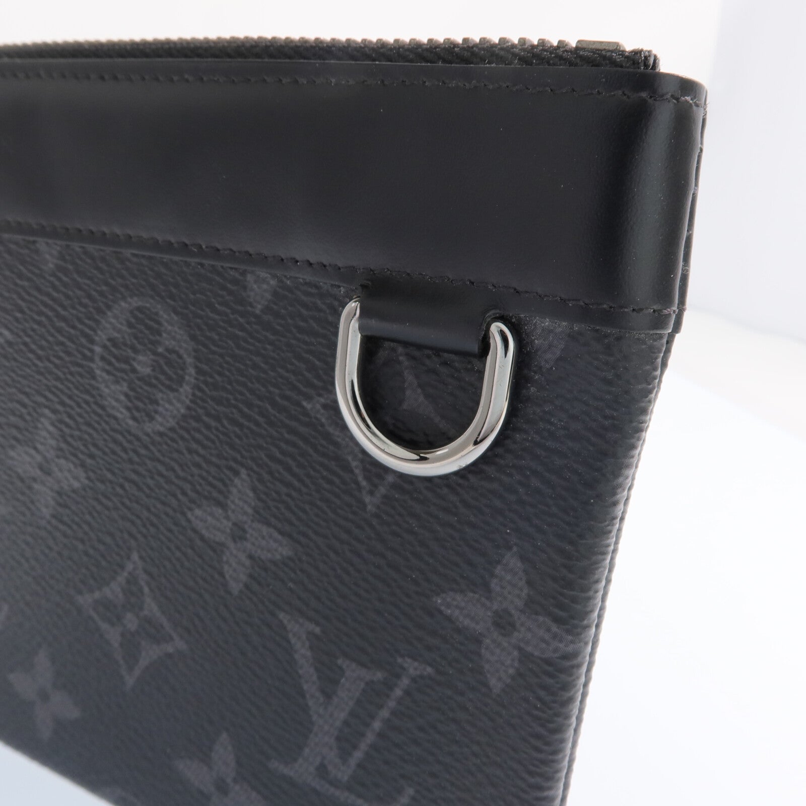 LOUIS VUITTON Monogram Eclipse Pochette Discovery PM銀扣手拿包