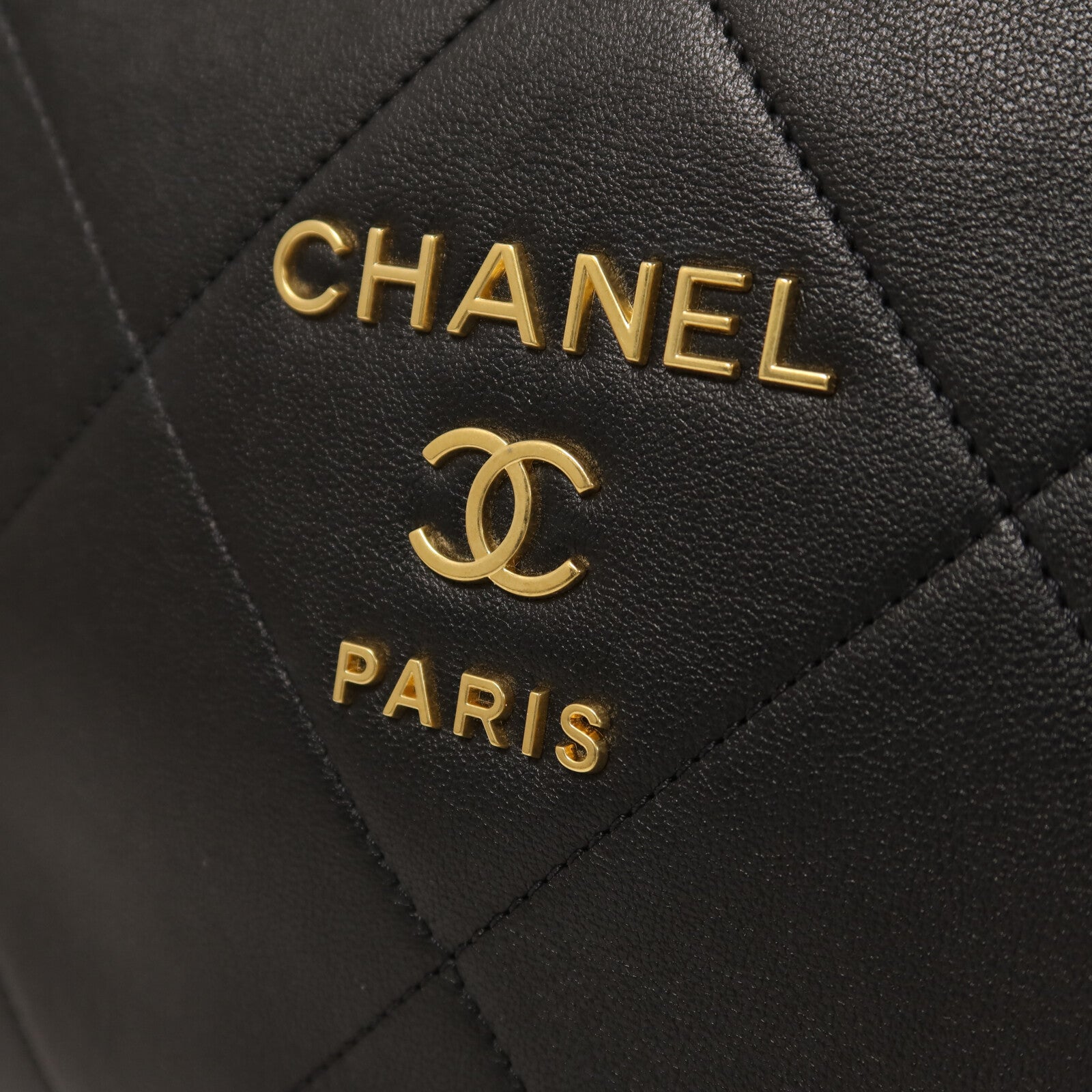 CHANEL 牛皮皮革Matelasse金扣鏈帶肩背袋