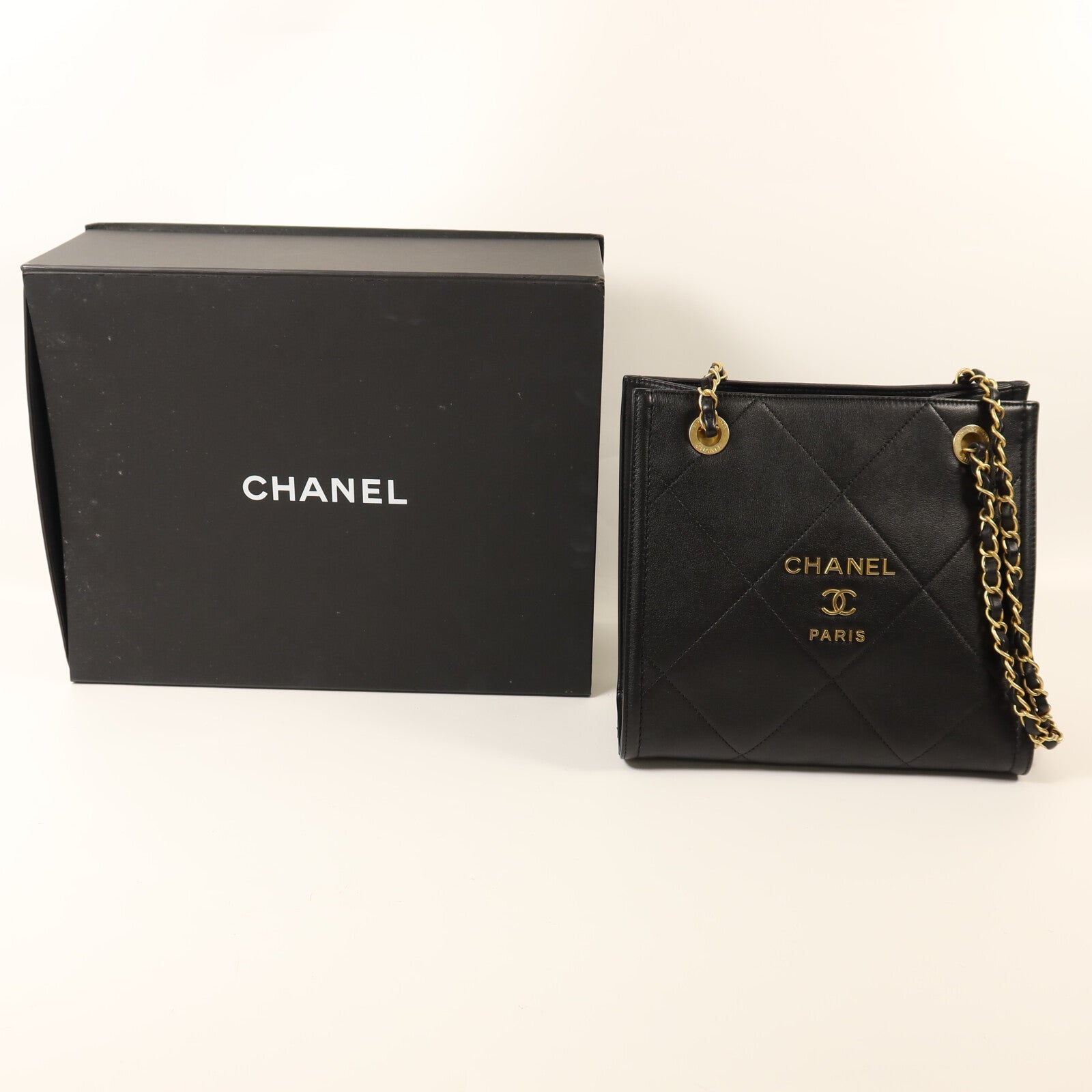 CHANEL 牛皮皮革Matelasse金扣鏈帶肩背袋
