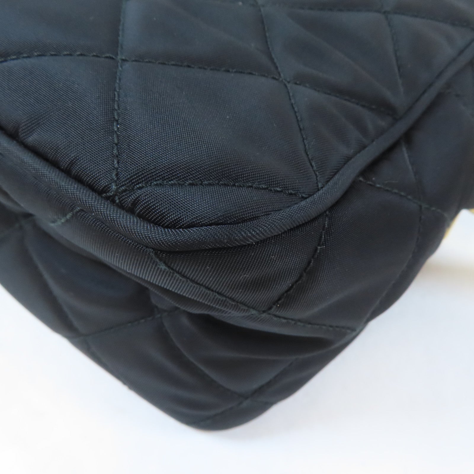 PRADA 尼龍Shoulder Bag金扣肩背袋黑色