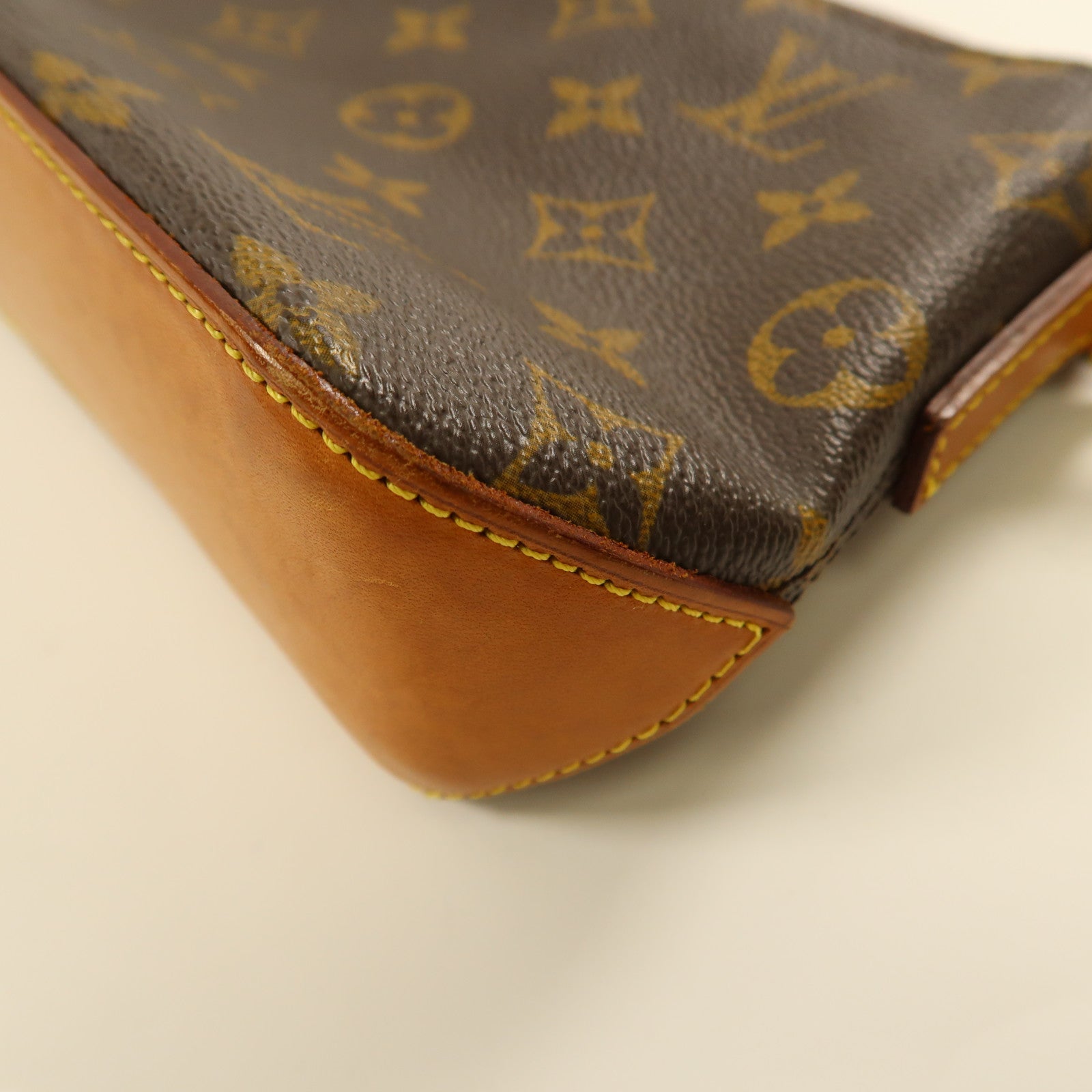 LOUIS VUITTON Monogram Trotteur金扣肩背袋啡色