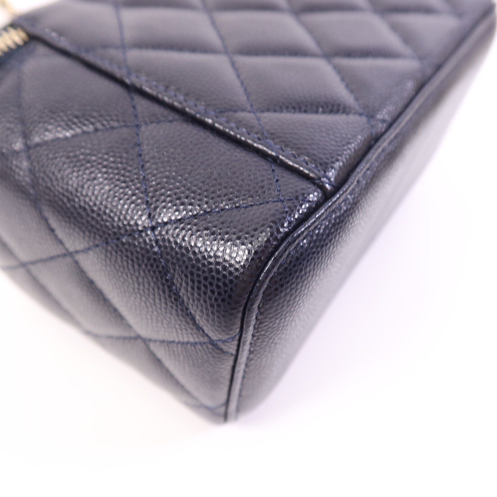 CHANEL 牛皮皮革Vanity Case金扣鏈帶肩背袋