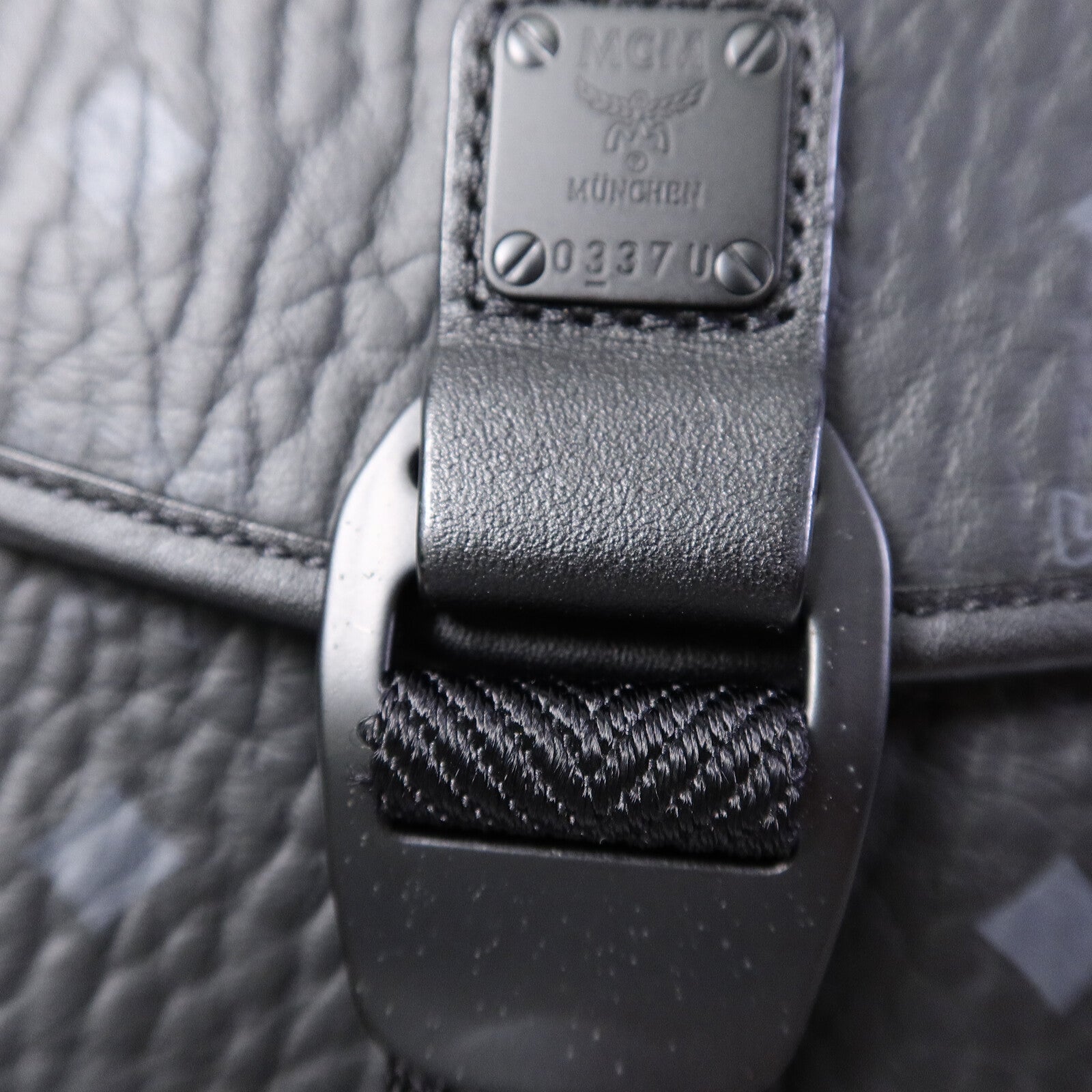 MCM 塗層帆布/牛皮皮革Aren N/S Crossbody Bag肩背袋
