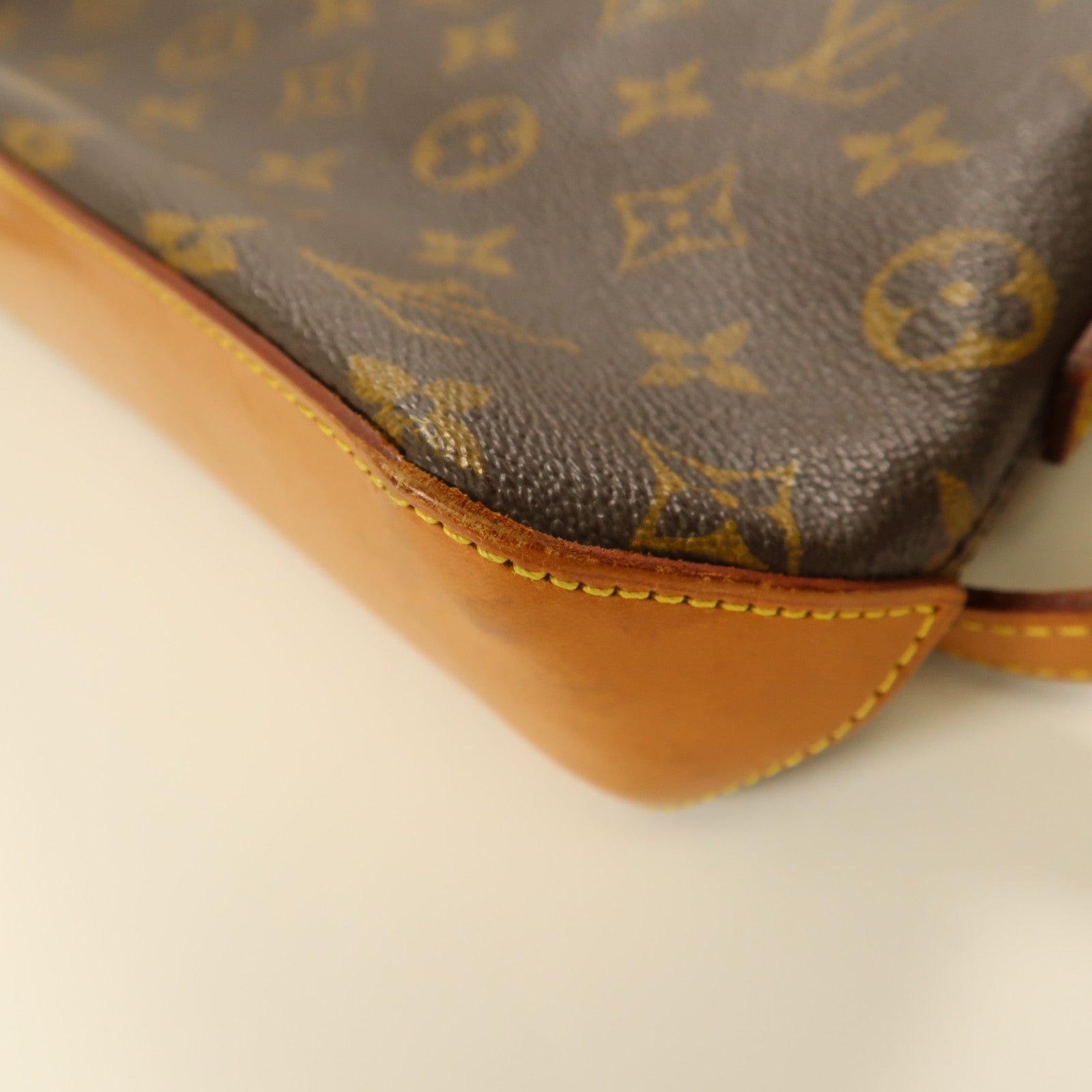 LOUIS VUITTON Monogram Trotteur金扣肩背袋啡色