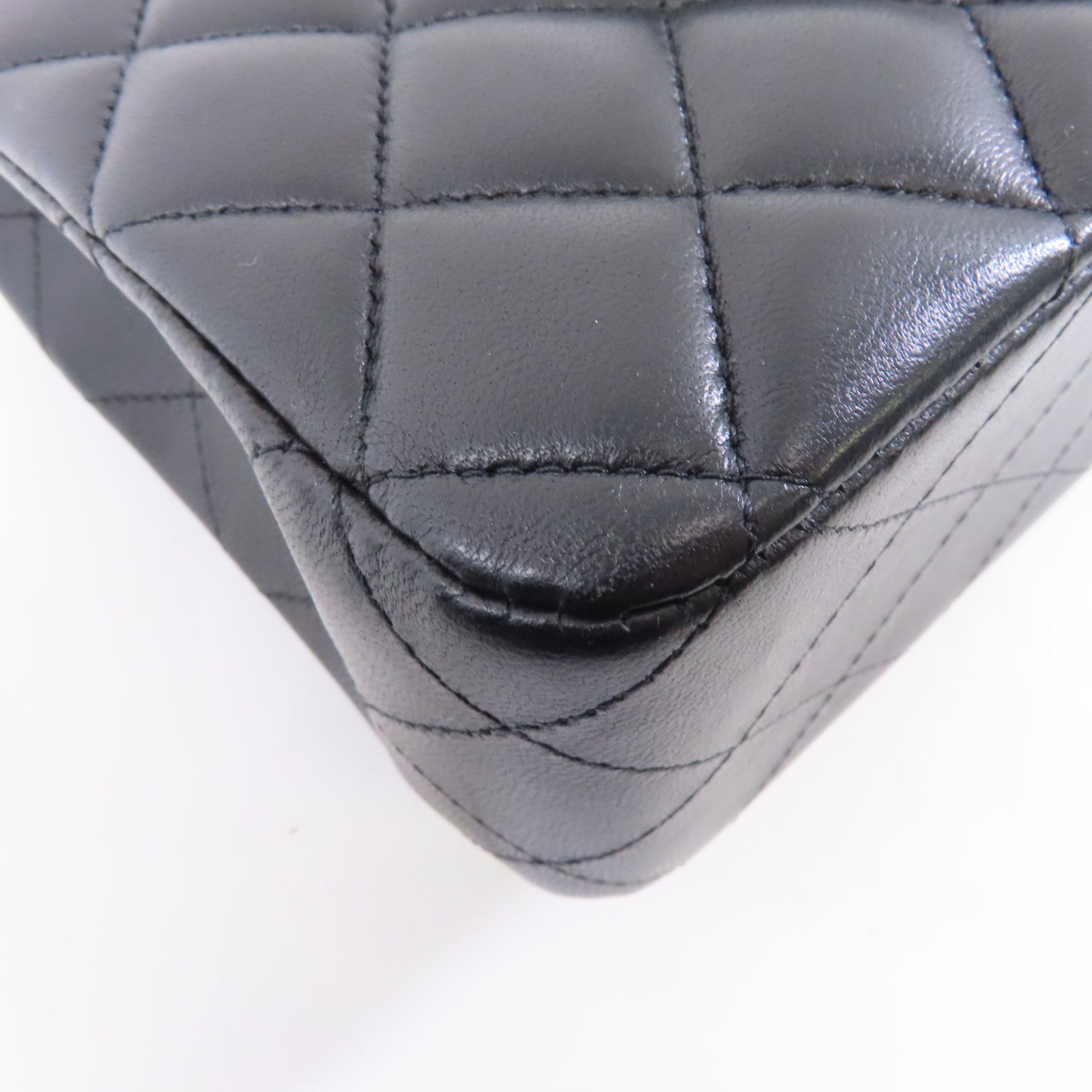 CHANEL 菱格羊皮皮革Classic Flap 25金扣鏈帶肩背袋黑色