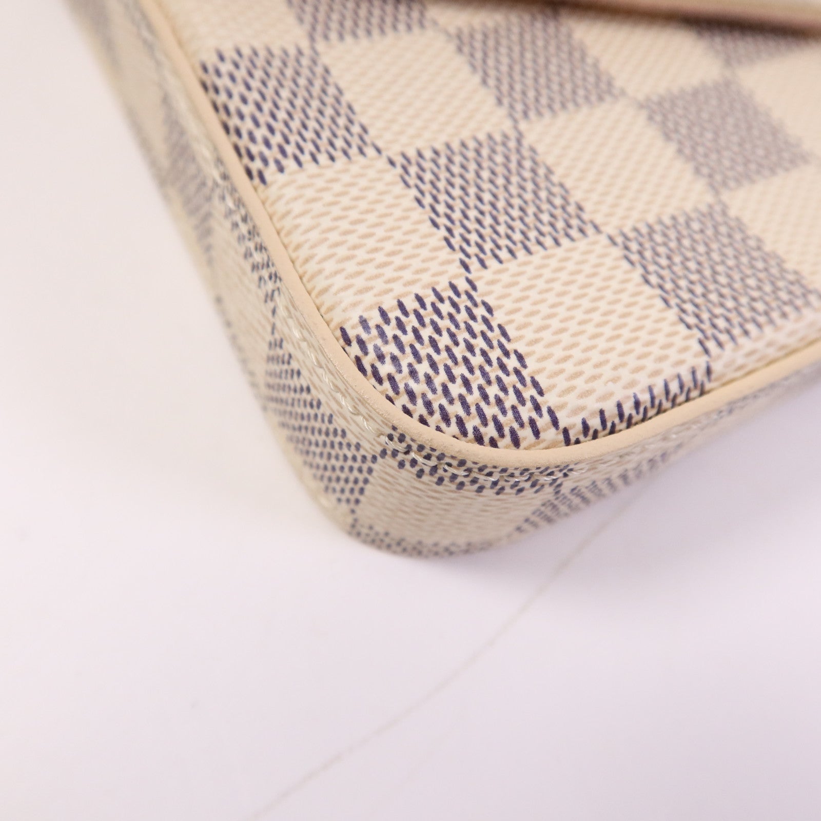 LOUIS VUITTON 【激減優惠】Damier Azur Felicie Pochette金扣肩背袋