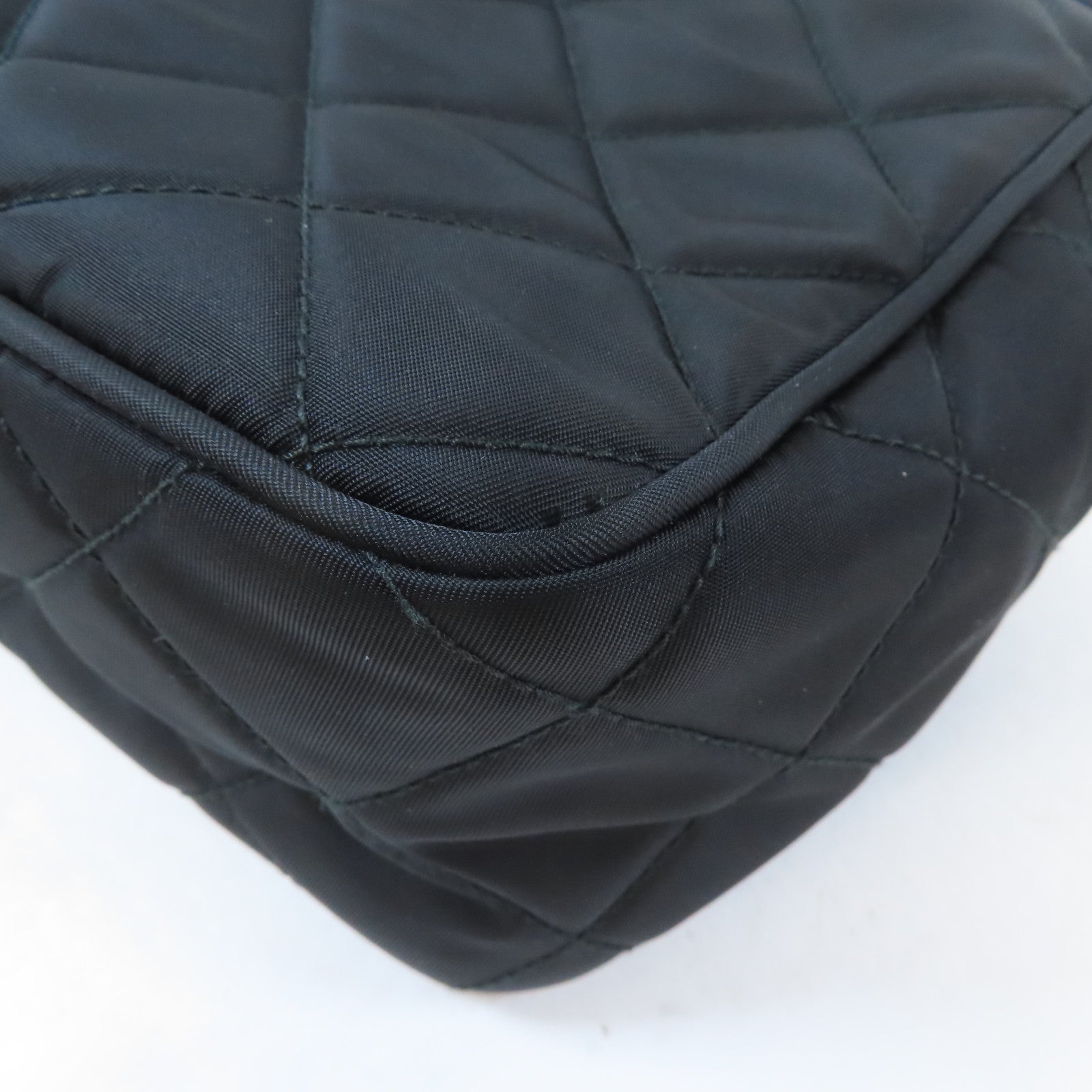 PRADA 尼龍Shoulder Bag金扣肩背袋黑色