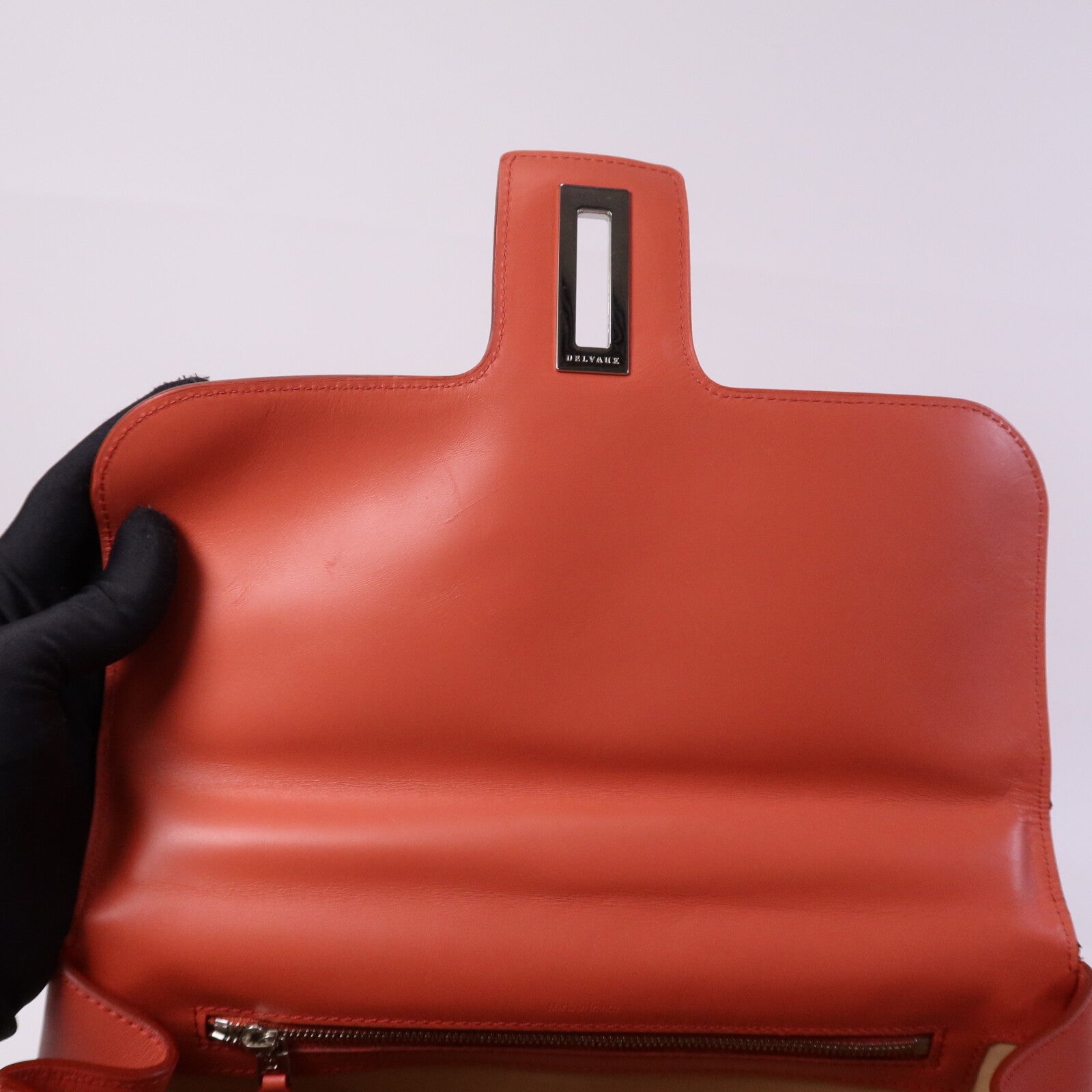 Delvaux 牛皮皮革Simplissime City銀扣肩背袋