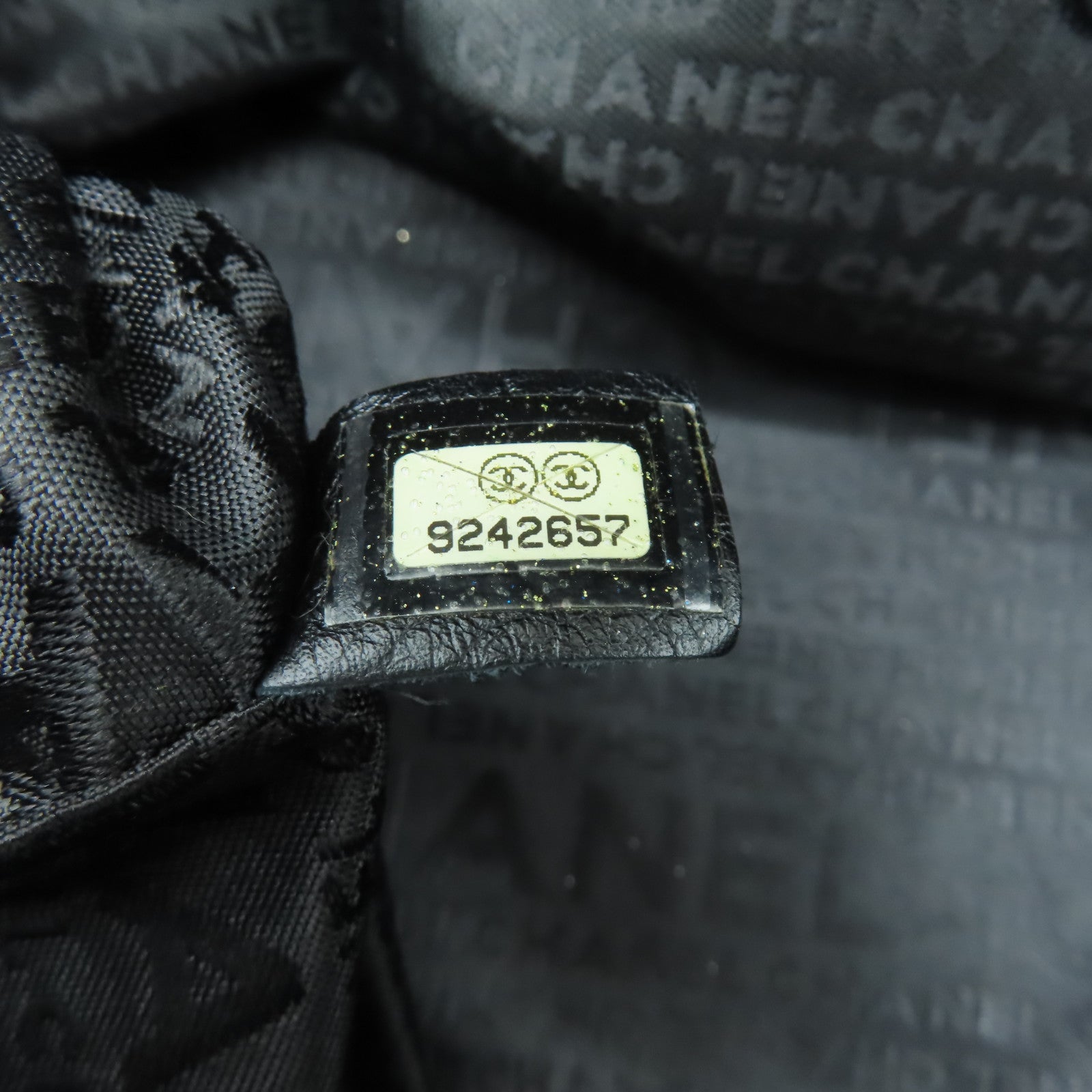 CHANEL 【清倉大減價】麂皮皮革Chain Shoulder銀扣鏈帶肩背袋黑色