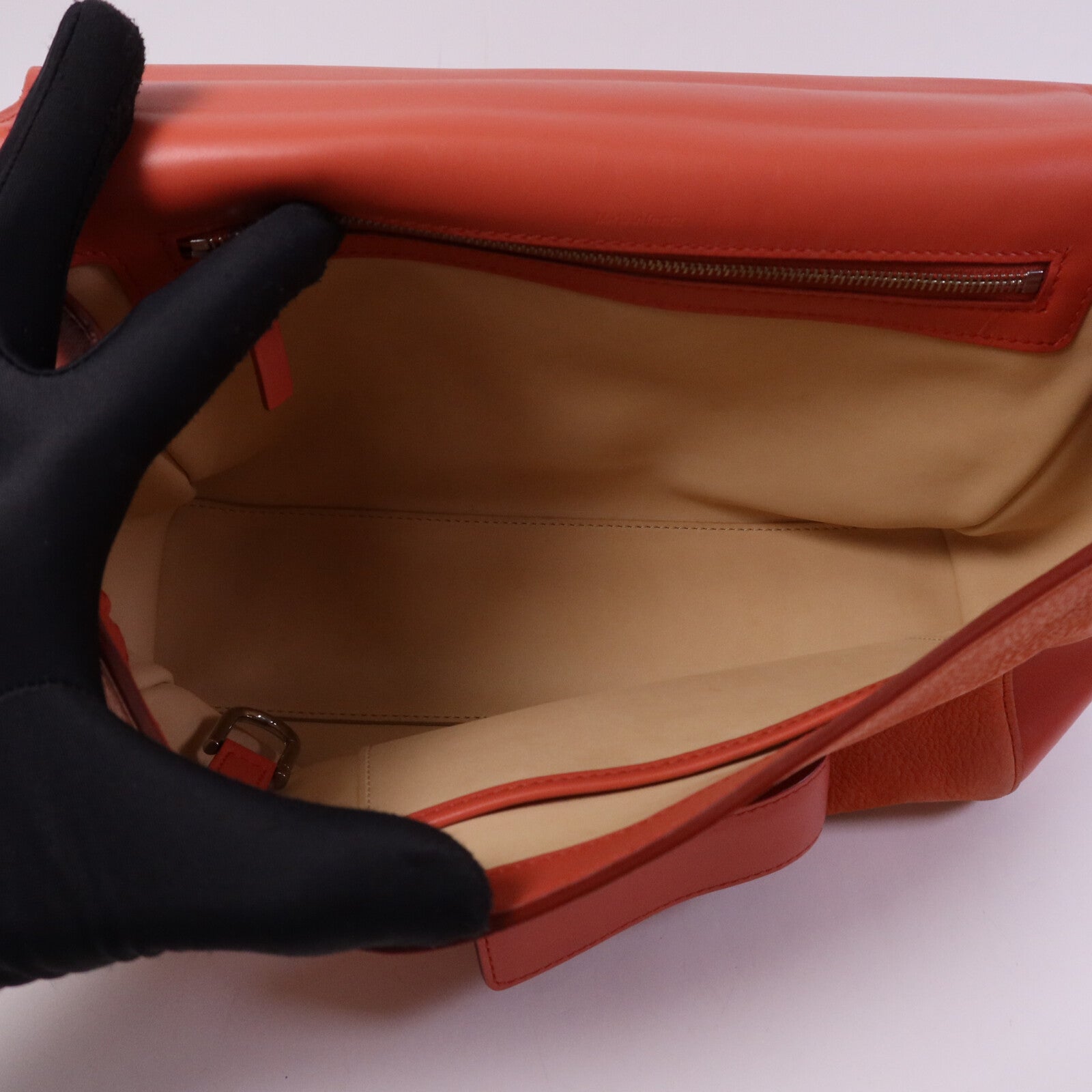 Delvaux 牛皮皮革Simplissime City銀扣肩背袋