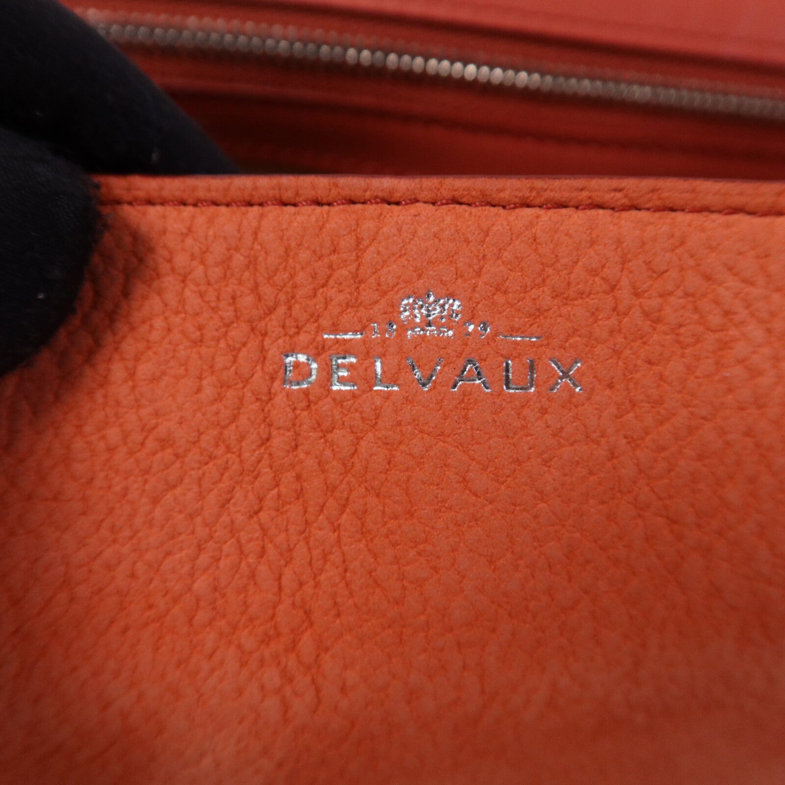 Delvaux 牛皮皮革Simplissime City銀扣肩背袋