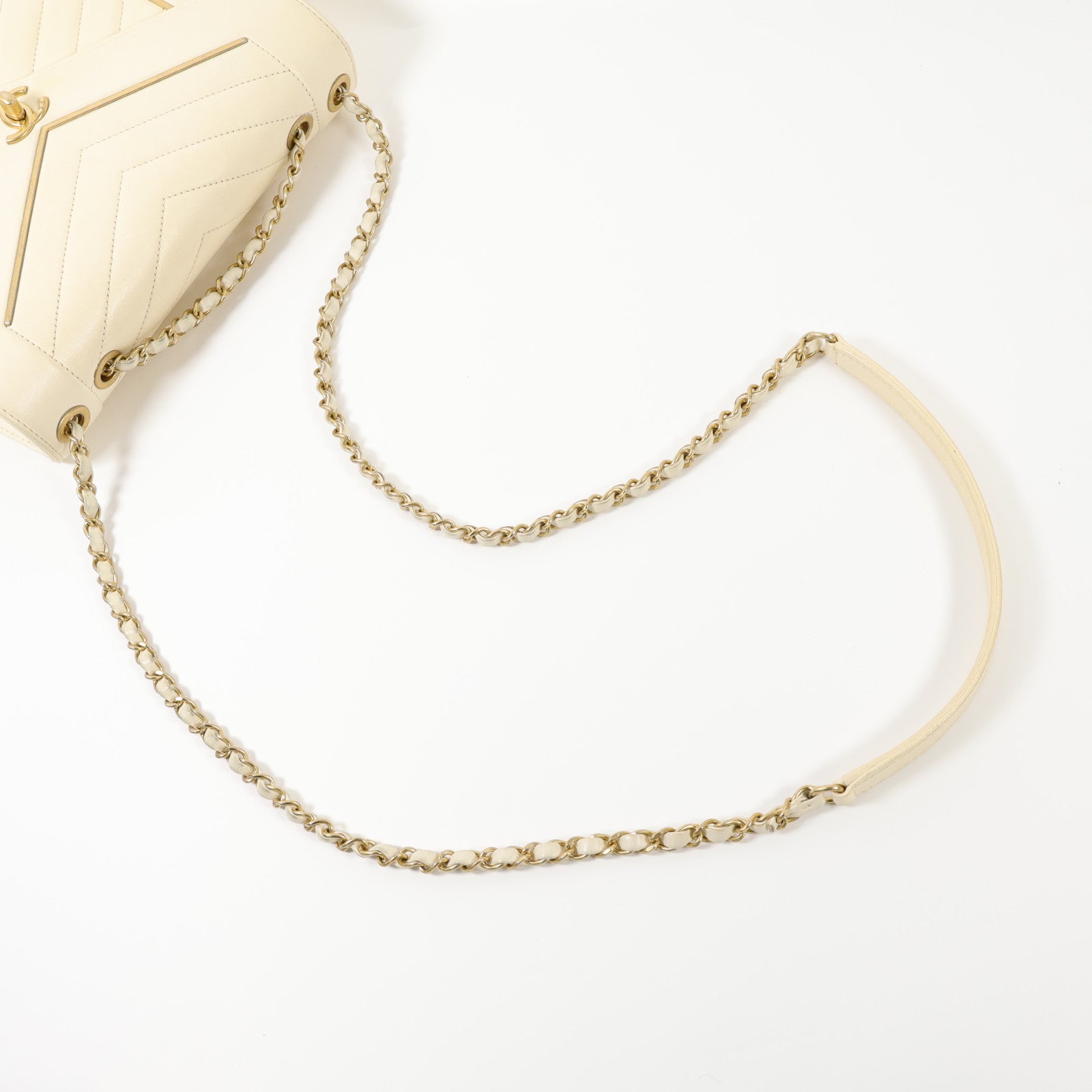CHANEL 牛皮皮革Chain Shoulder金扣鏈帶肩背袋