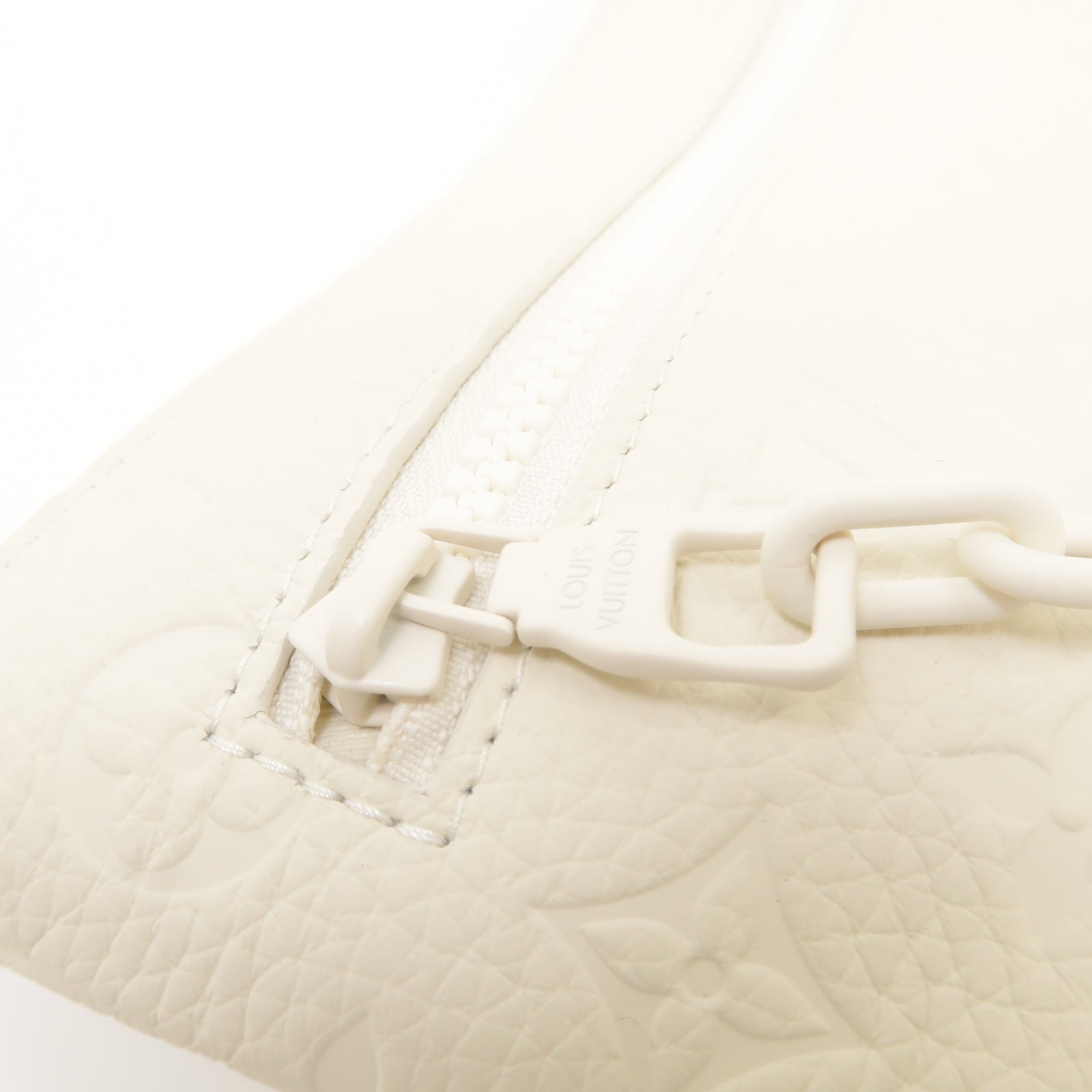 LOUIS VUITTON Taurillon Monogram Pochette A4 Virgil Abloh Clutch手拿包白色