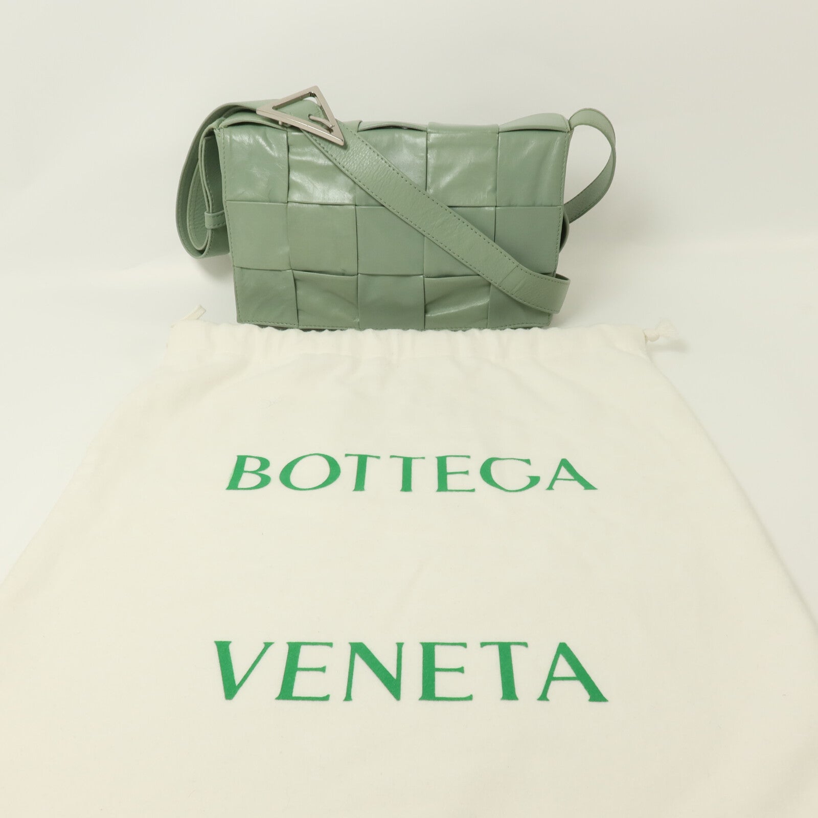 BOTTEGA VENETA 牛皮皮革Cassette肩背袋