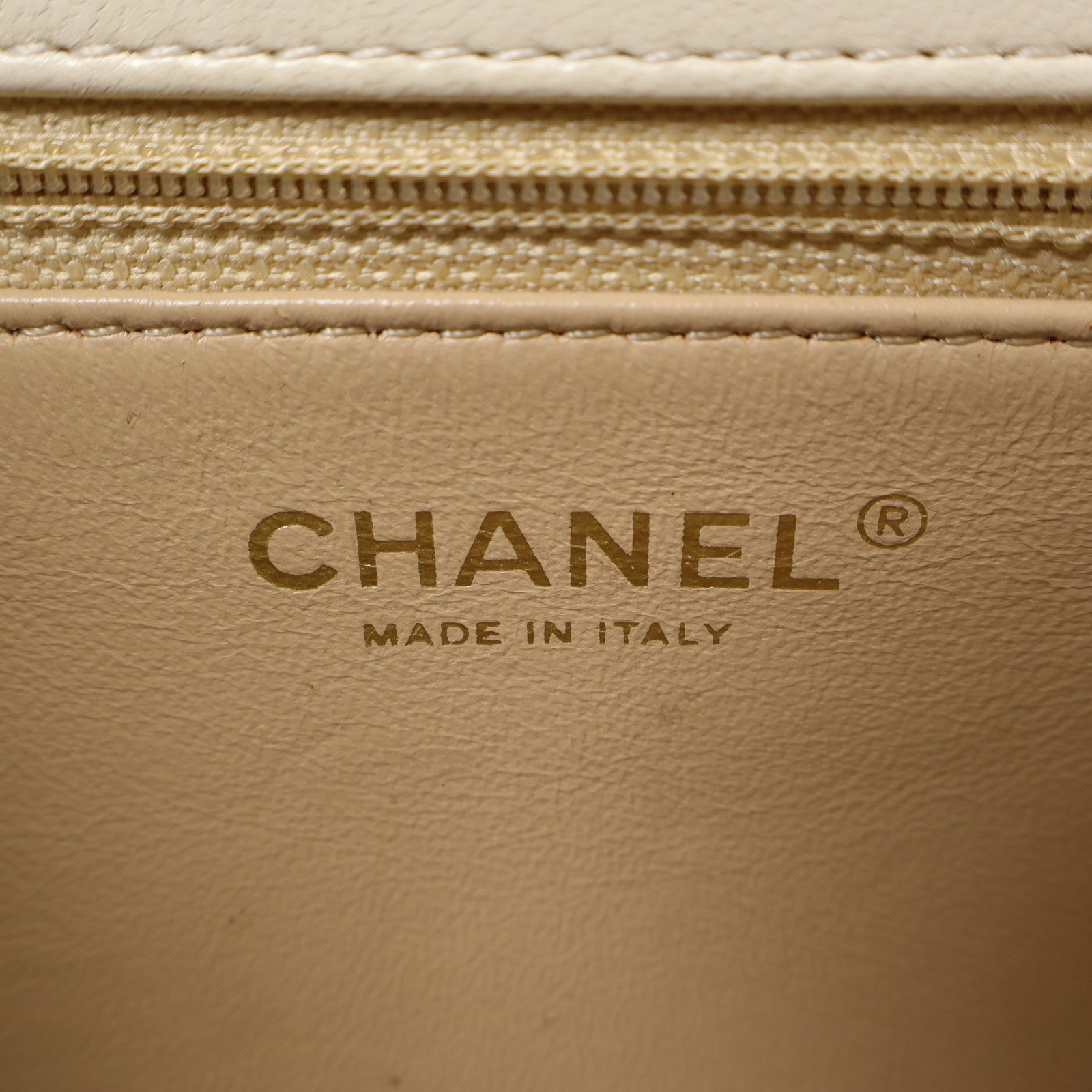 CHANEL 牛皮皮革Chain Shoulder金扣鏈帶肩背袋