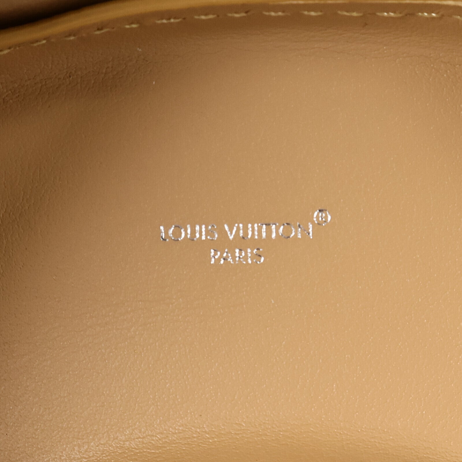 LOUIS VUITTON Monogram Gradient Croissant Key Charm銀扣鎖匙掛飾