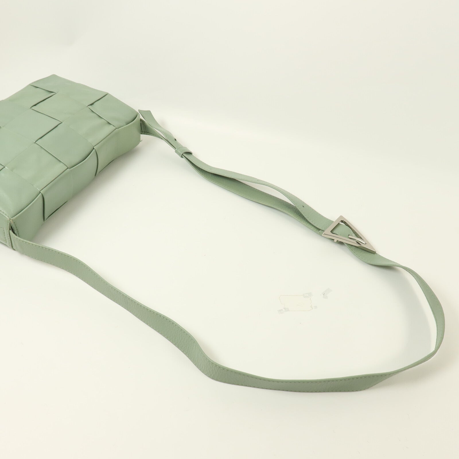 BOTTEGA VENETA 牛皮皮革Cassette肩背袋