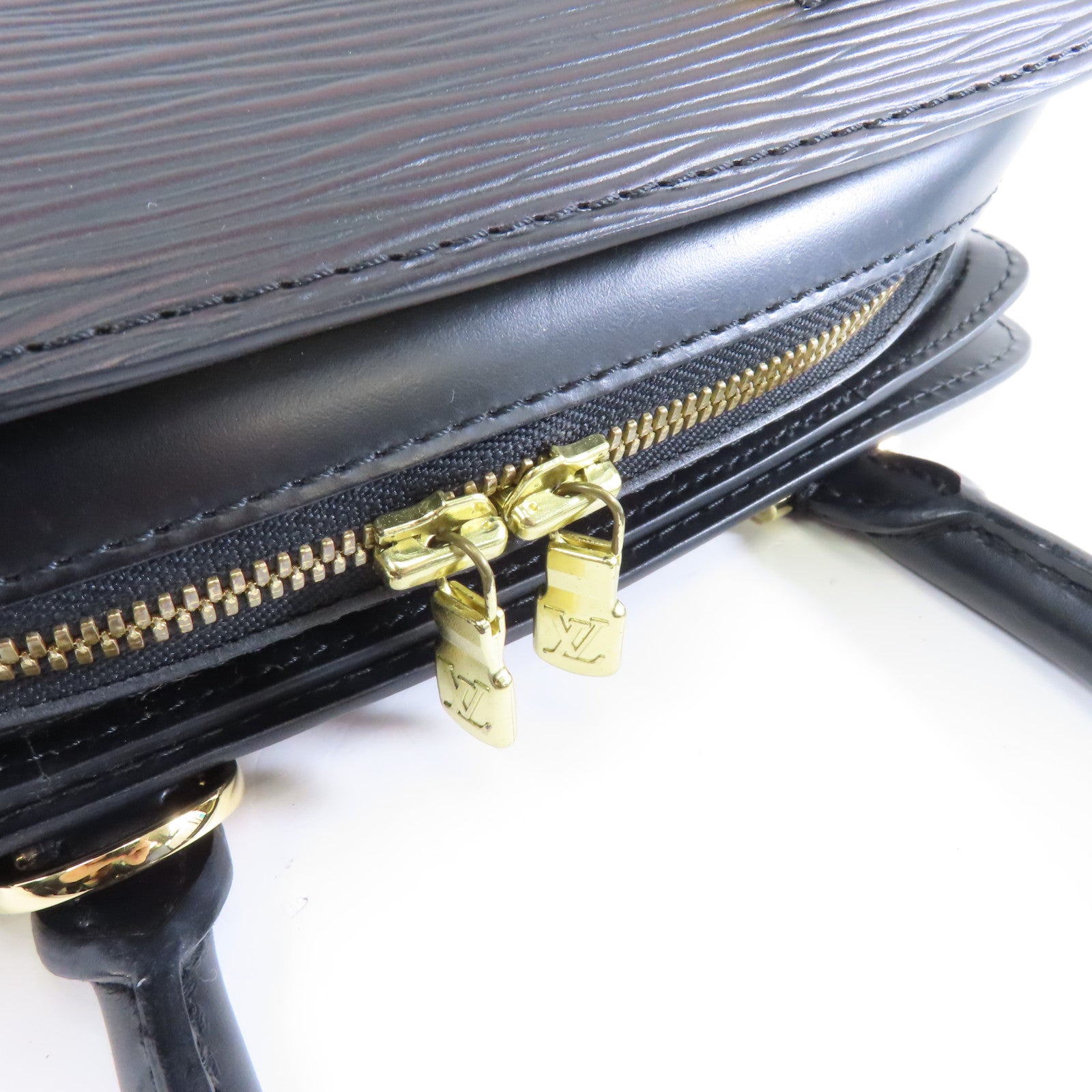 LOUIS VUITTON Epi Pont Neuf金扣手挽袋黑色