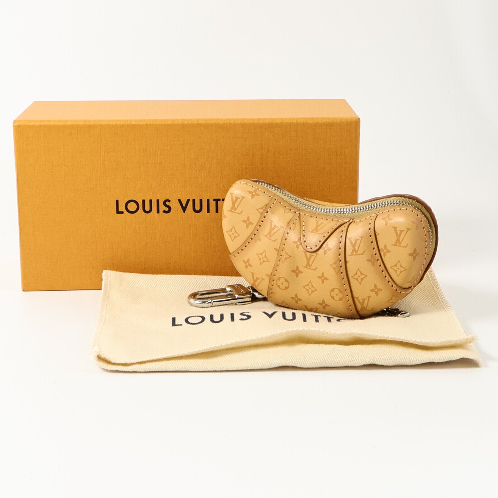 LOUIS VUITTON Monogram Gradient Croissant Key Charm銀扣鎖匙掛飾