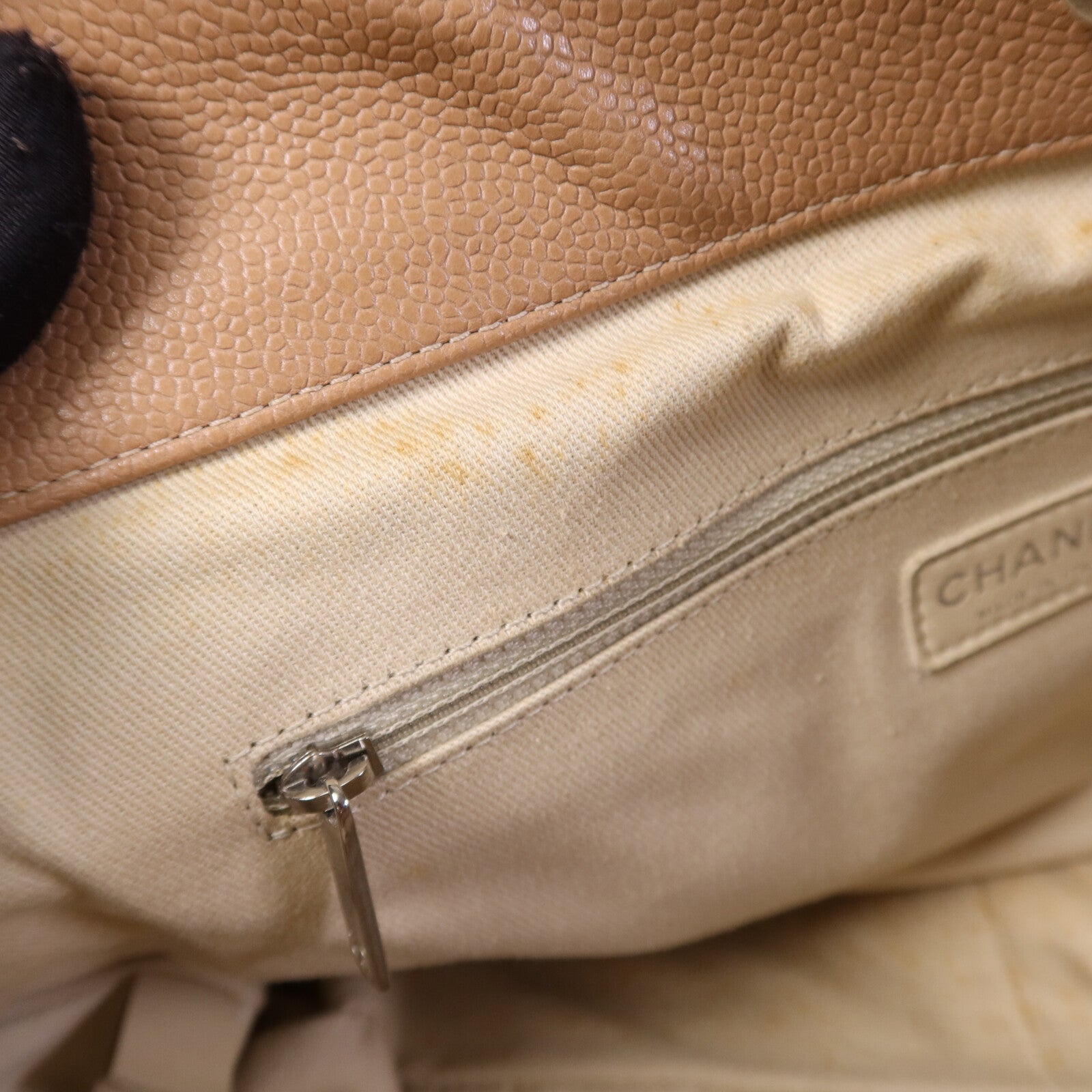 CHANEL 牛皮皮革CC Matelasse Shoulder Bag銀扣肩背袋