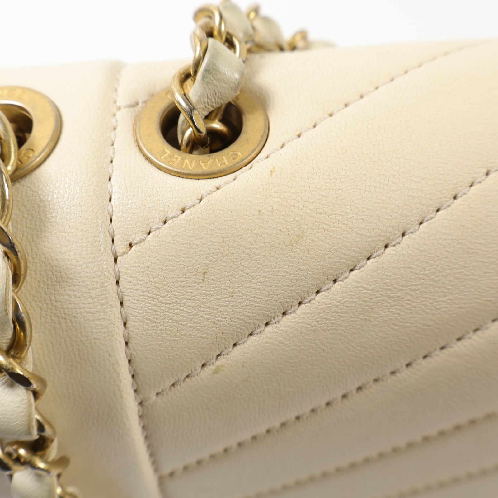 CHANEL 牛皮皮革Chain Shoulder金扣鏈帶肩背袋