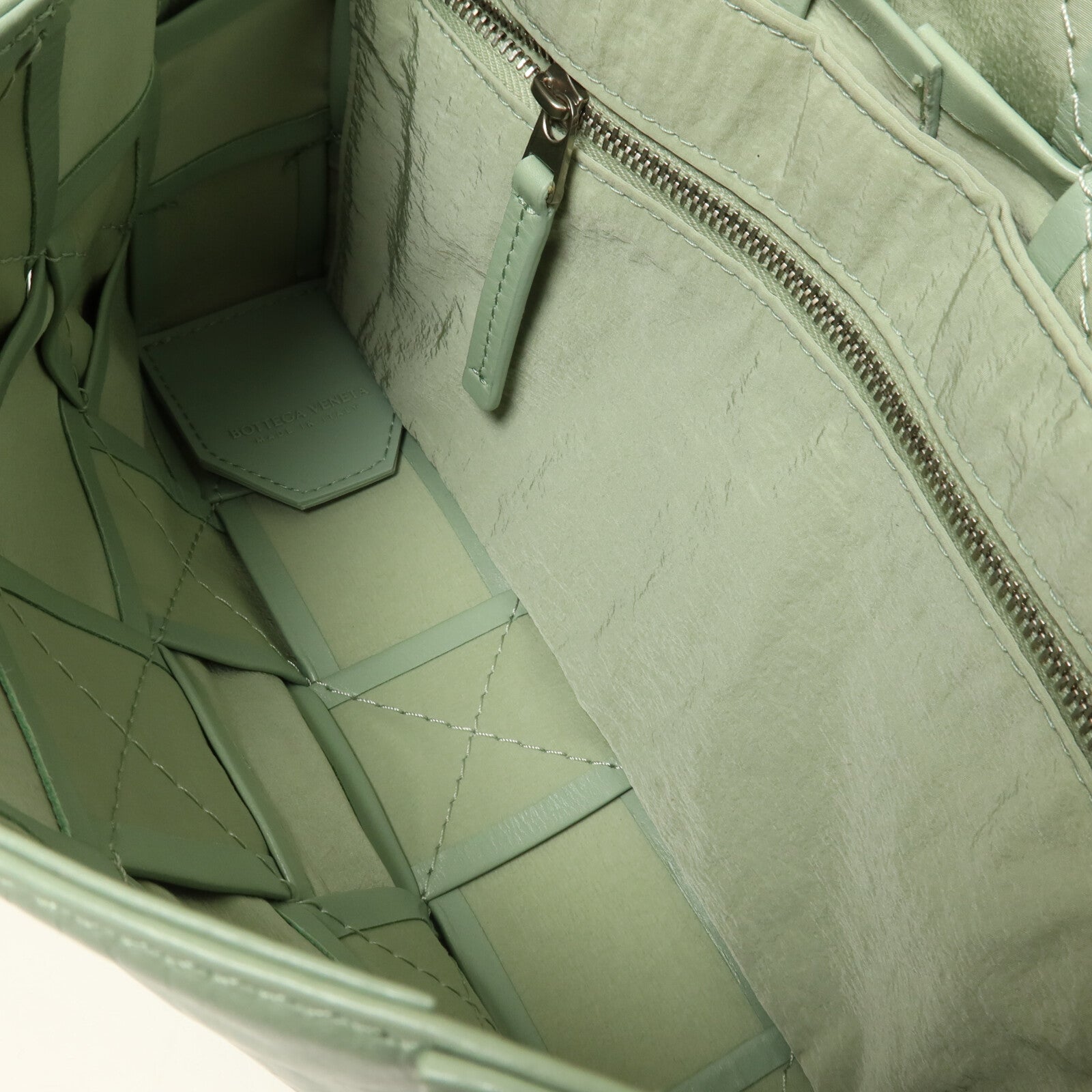 BOTTEGA VENETA 牛皮皮革Cassette肩背袋